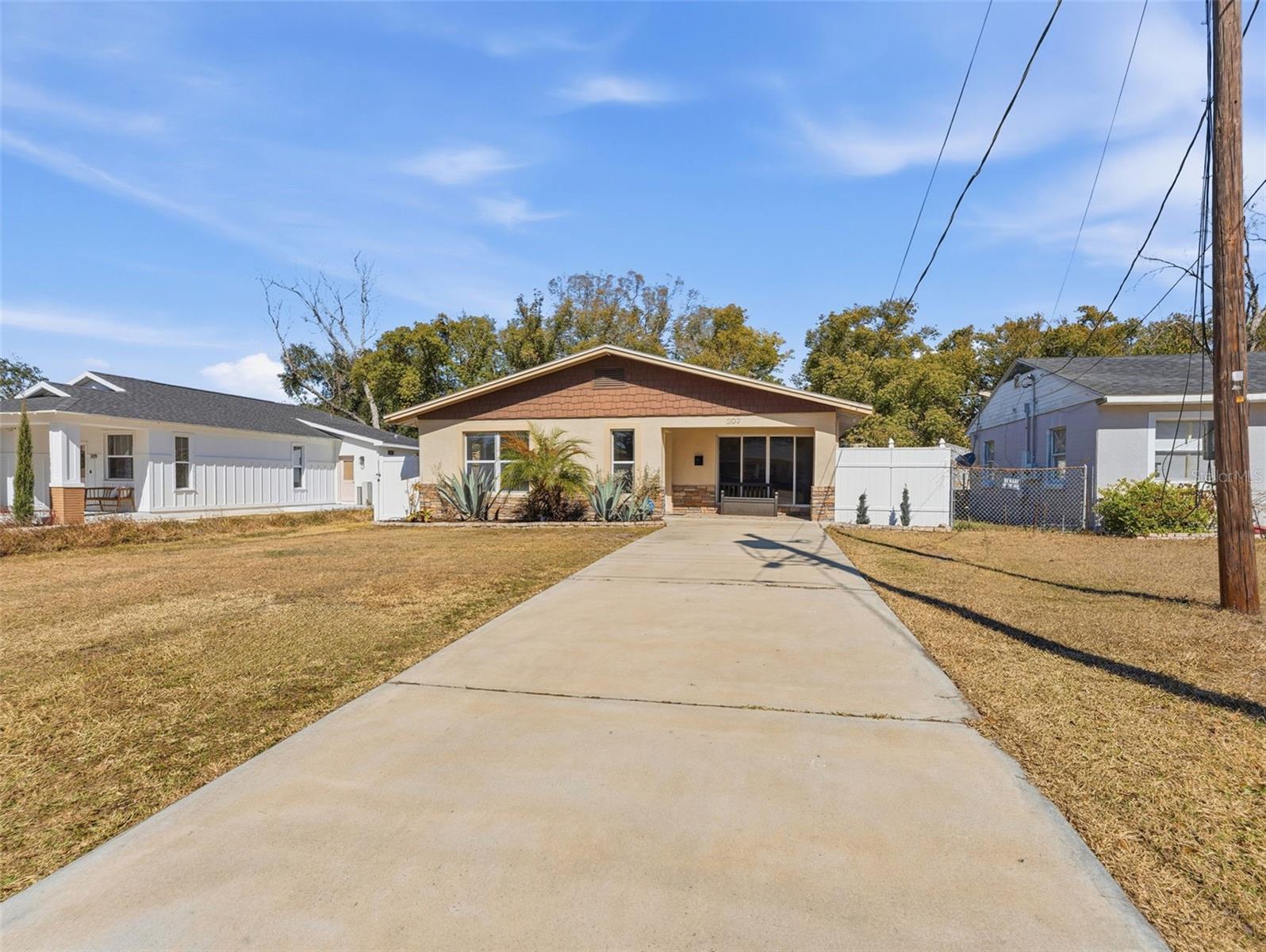 207 W BROAD ST, TAMPA, FL, 33604