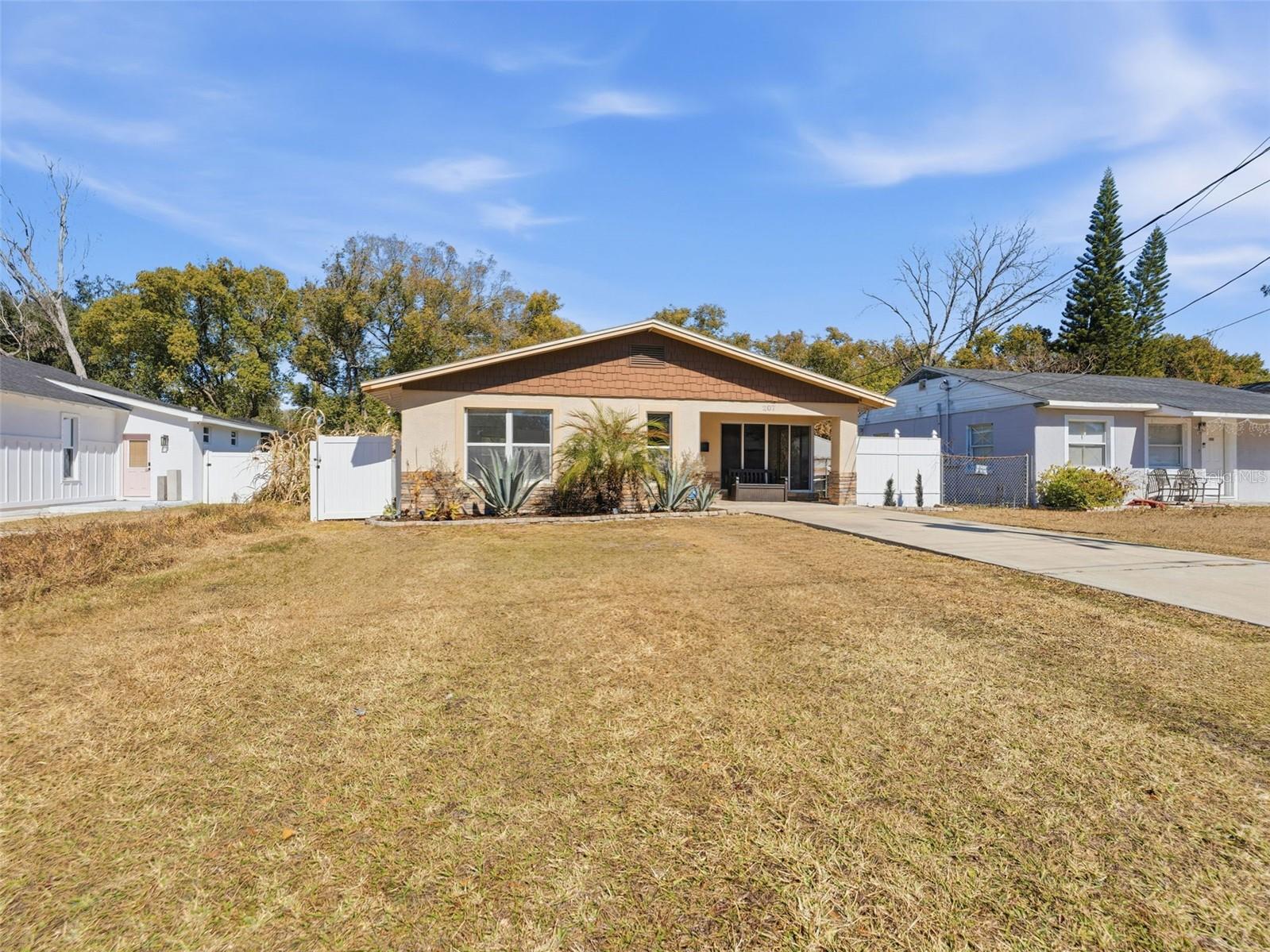 207 W BROAD ST, TAMPA, FL, 33604