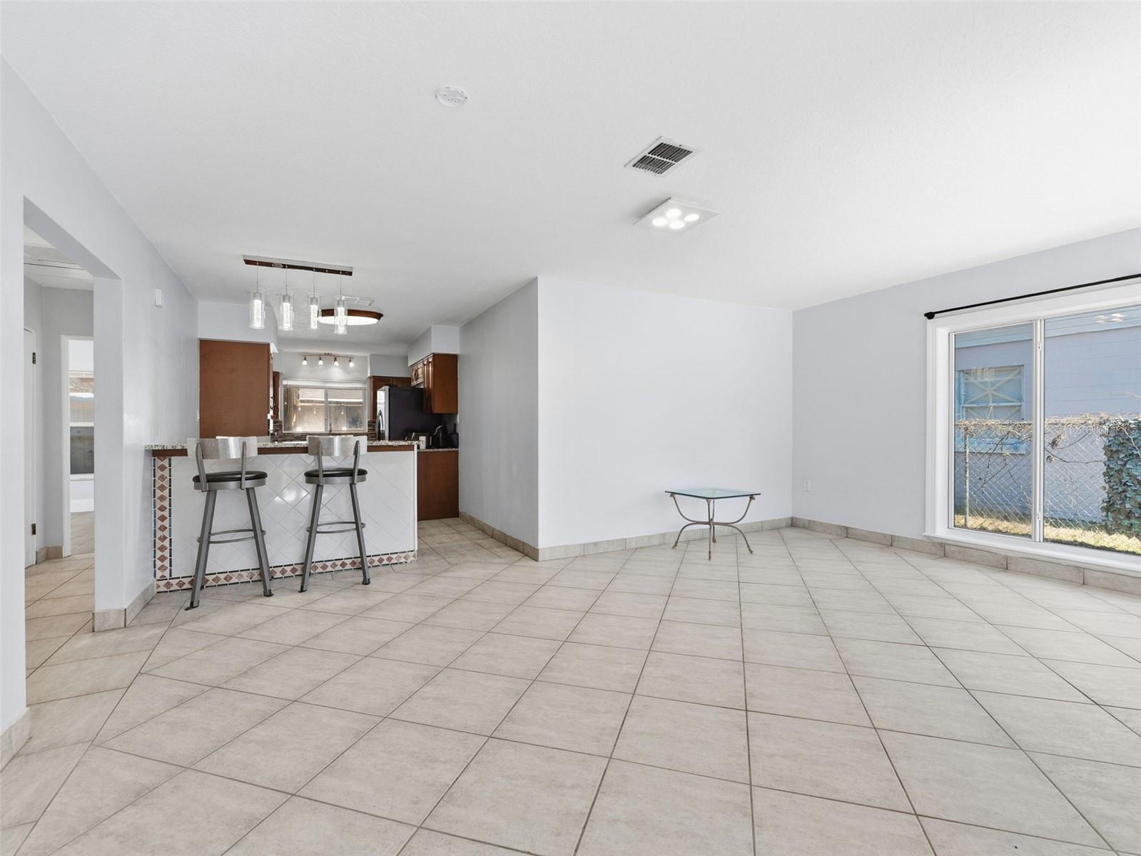 207 W BROAD ST, TAMPA, FL, 33604