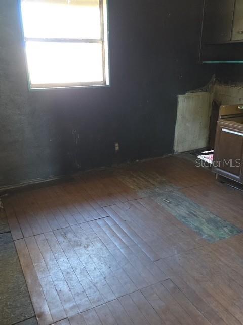 P4937827 Property Photo