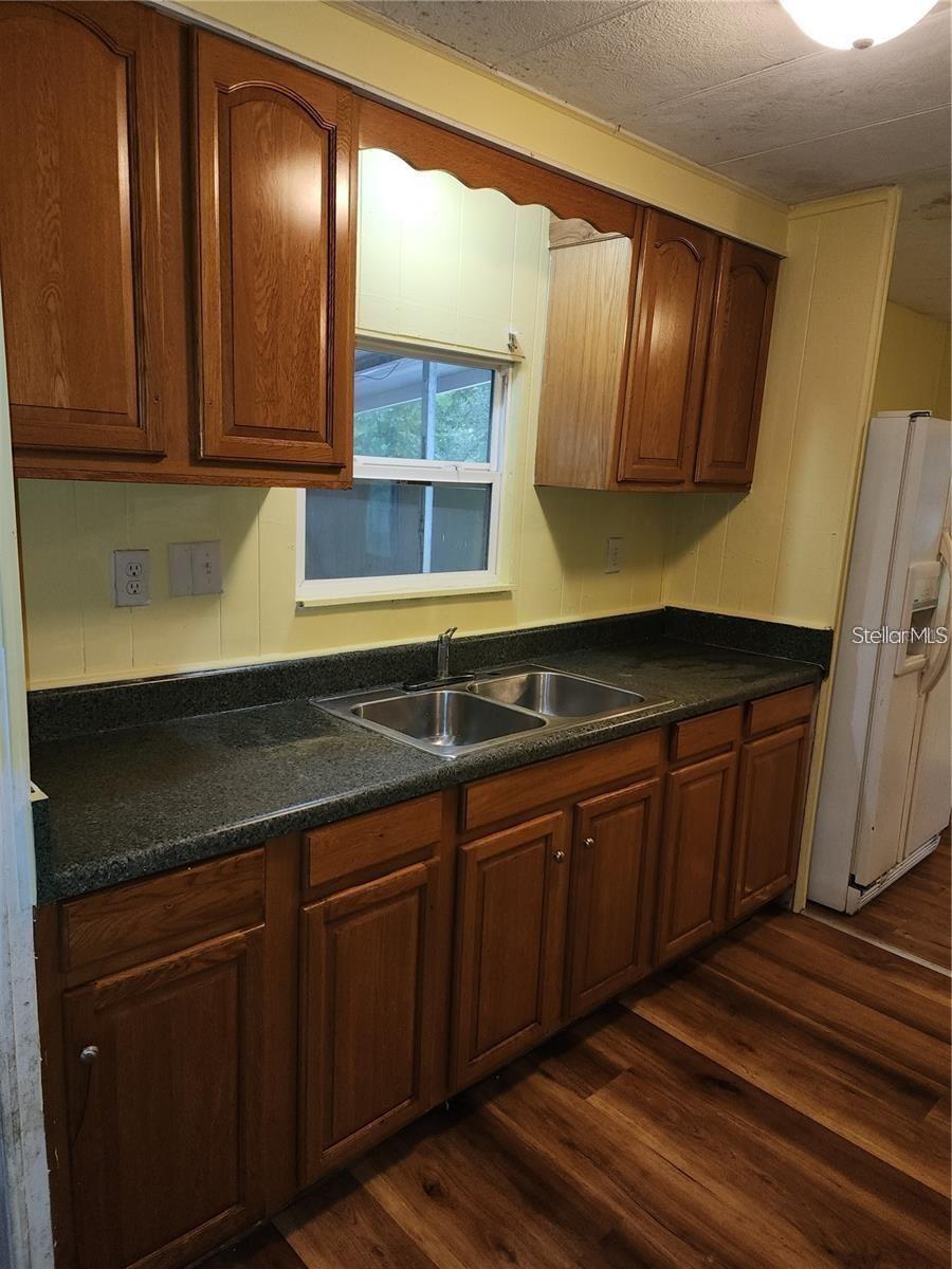 A4682352 Property Photo