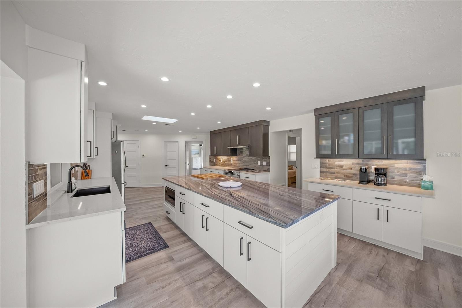 A4682353 Property Photo