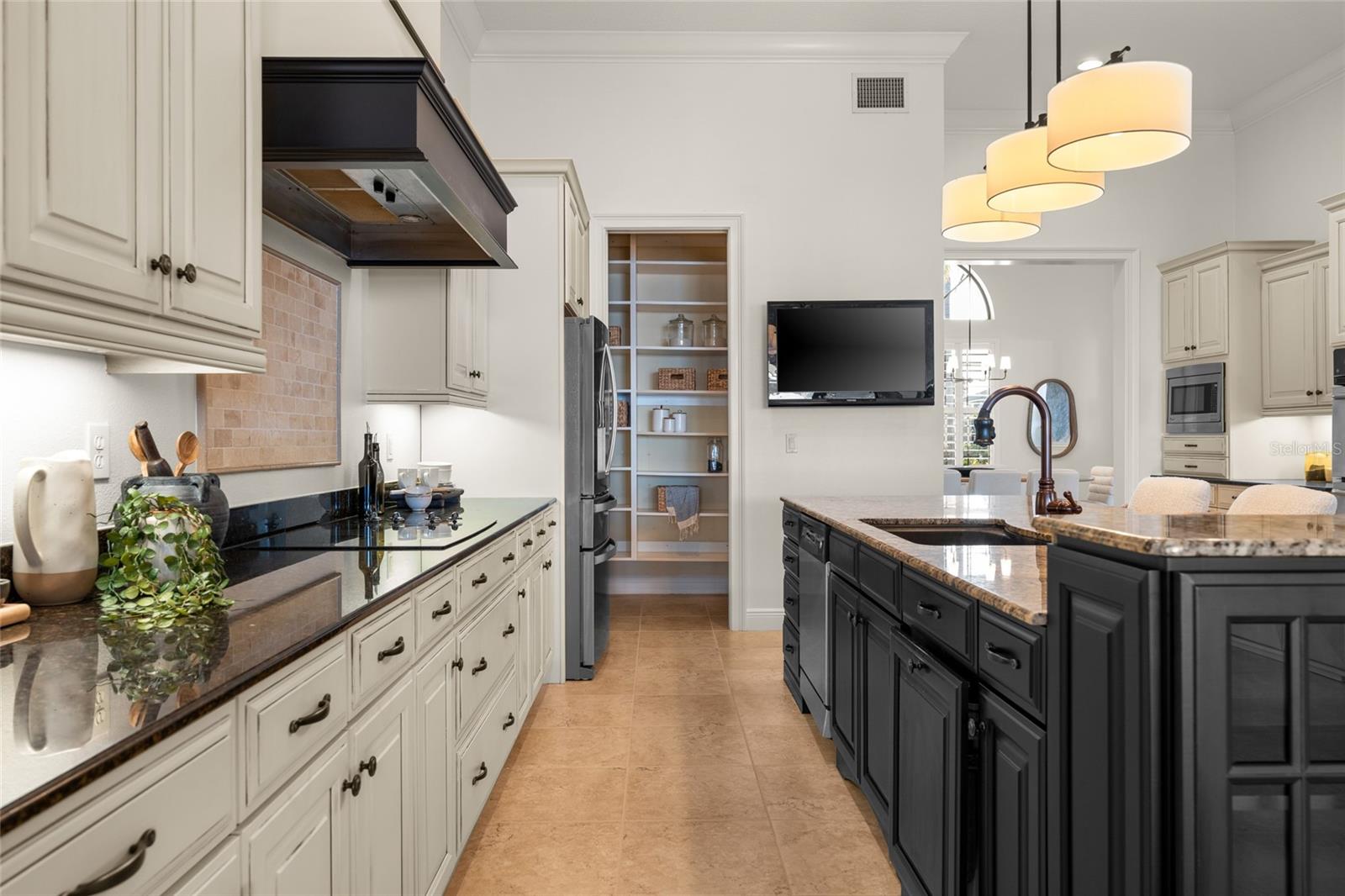 A4682382 Property Photo