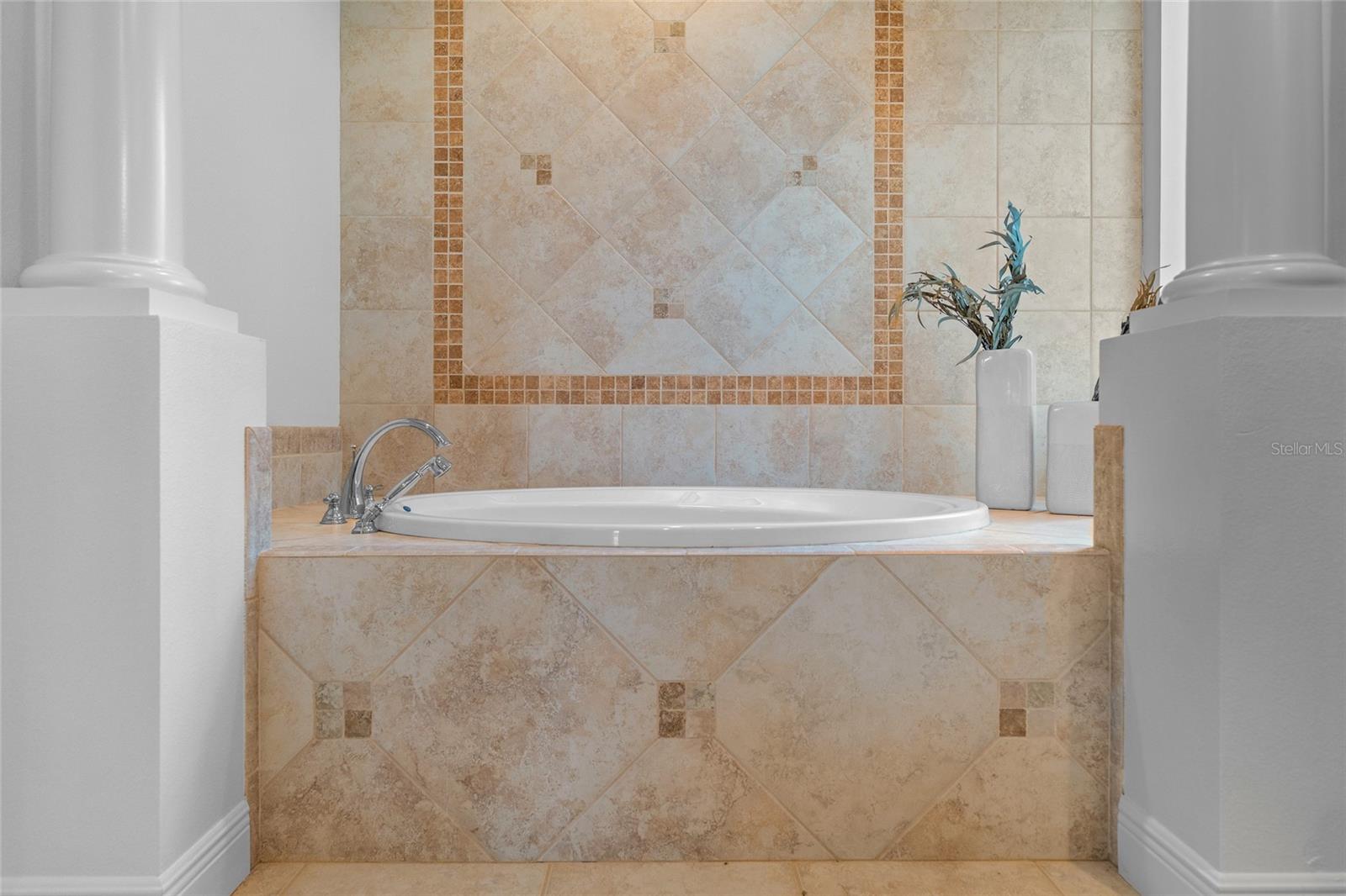 A4682382 Property Photo