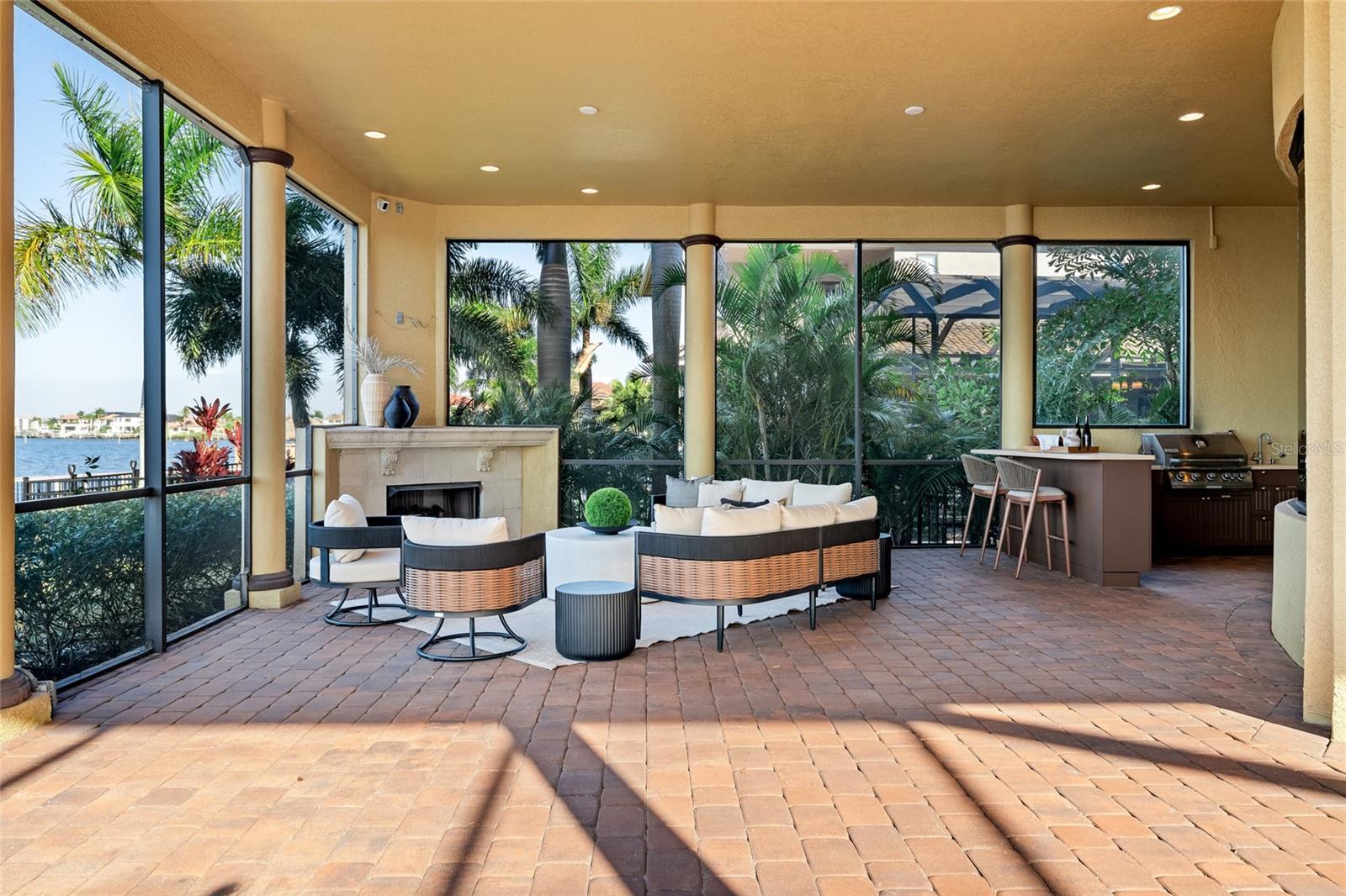 A4682382 Property Photo