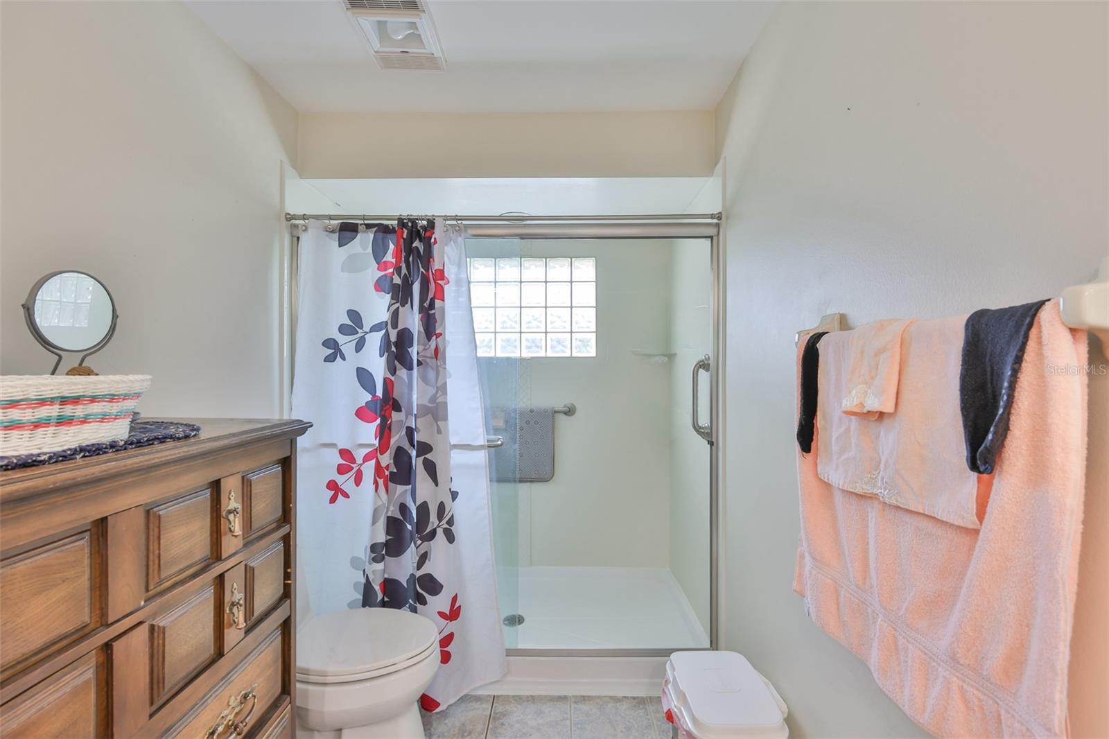 Large walk in Shower