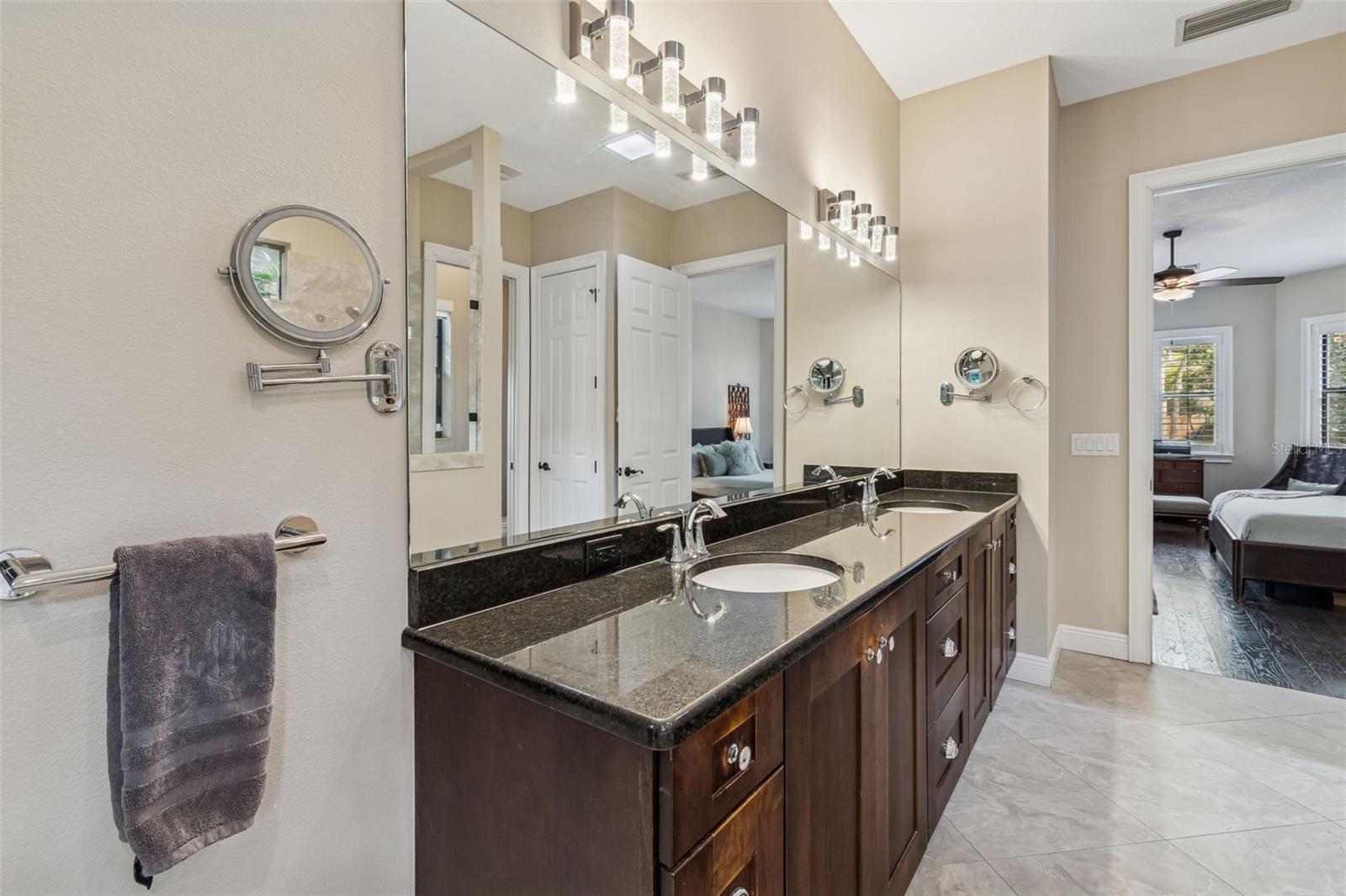 TB8475871 Property Photo