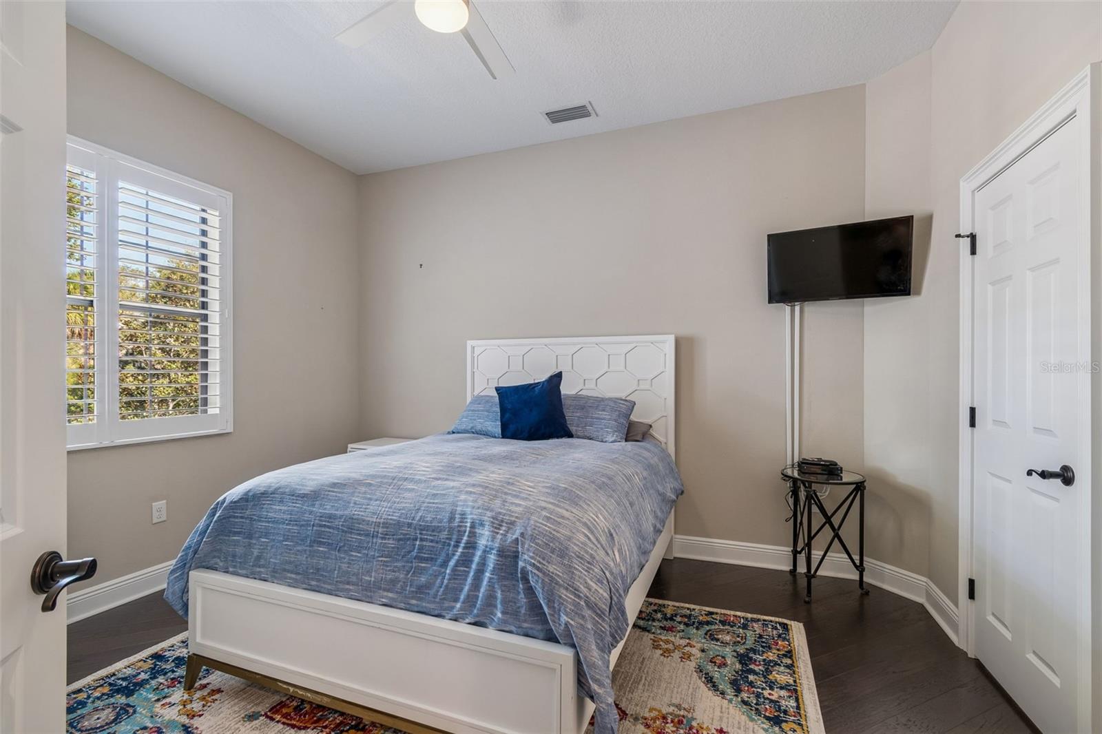 TB8475871 Property Photo