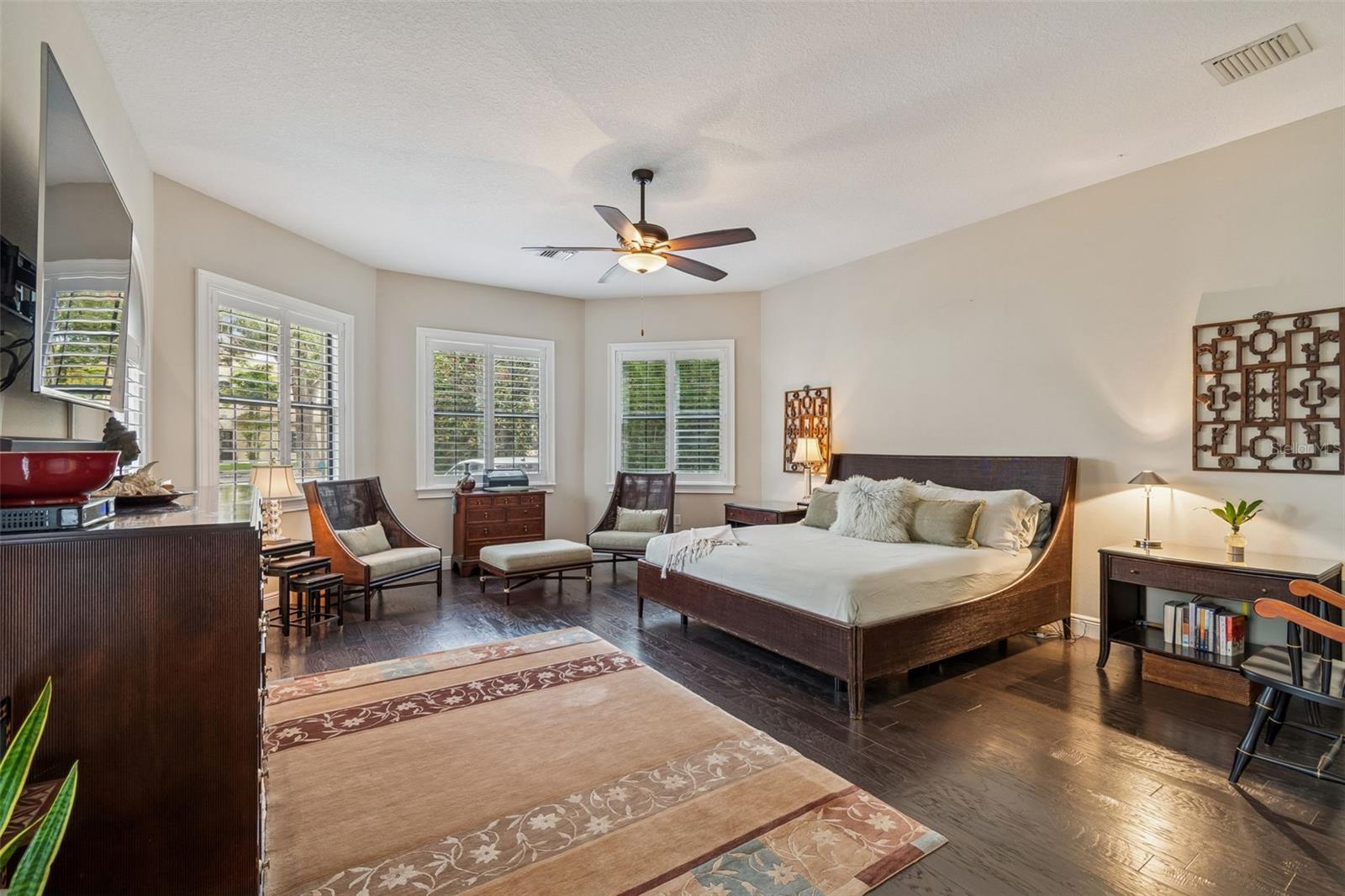 TB8475871 Property Photo