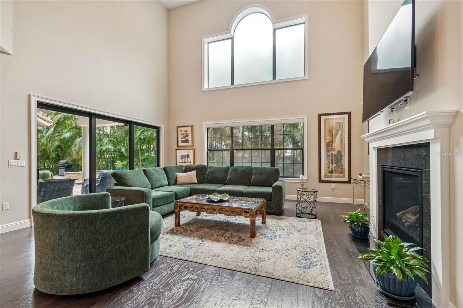 TB8475871 Property Photo