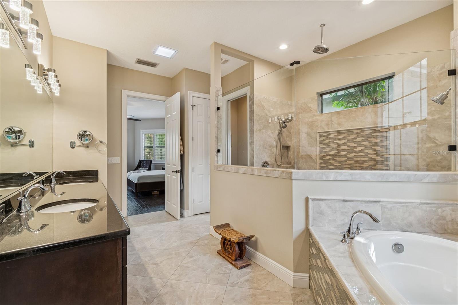 TB8475871 Property Photo