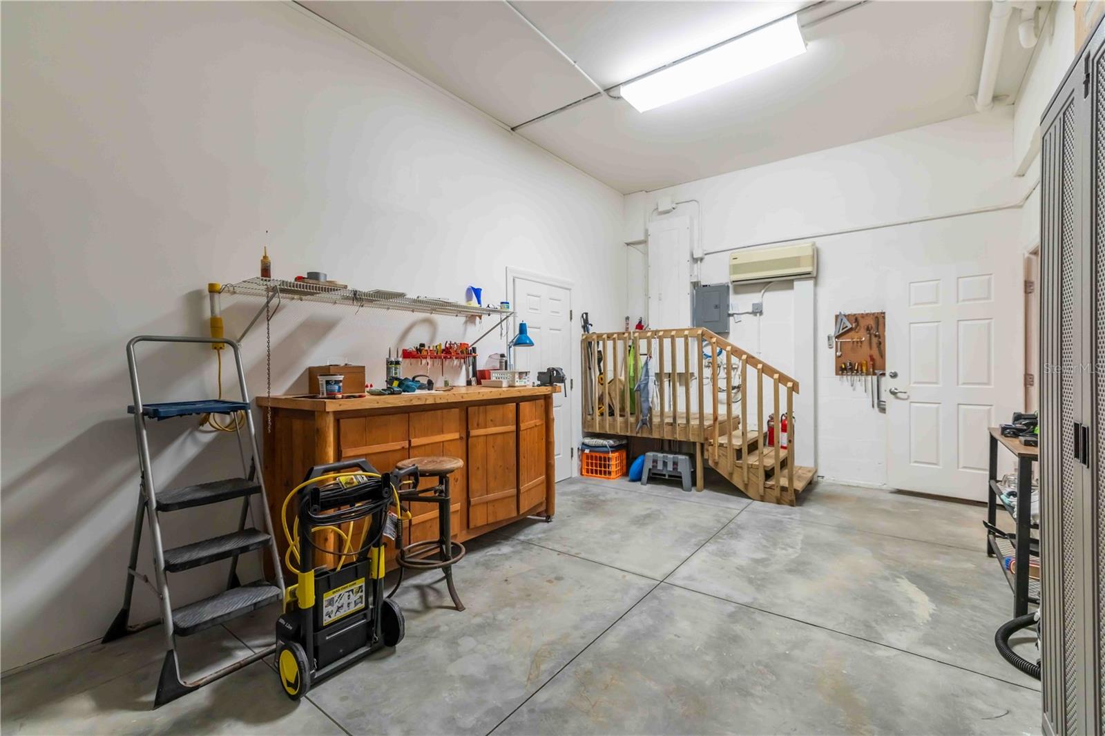 N6142947 Property Photo