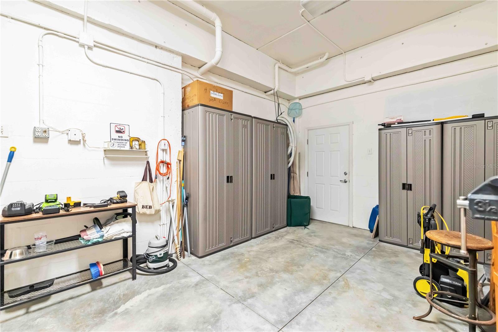 N6142947 Property Photo