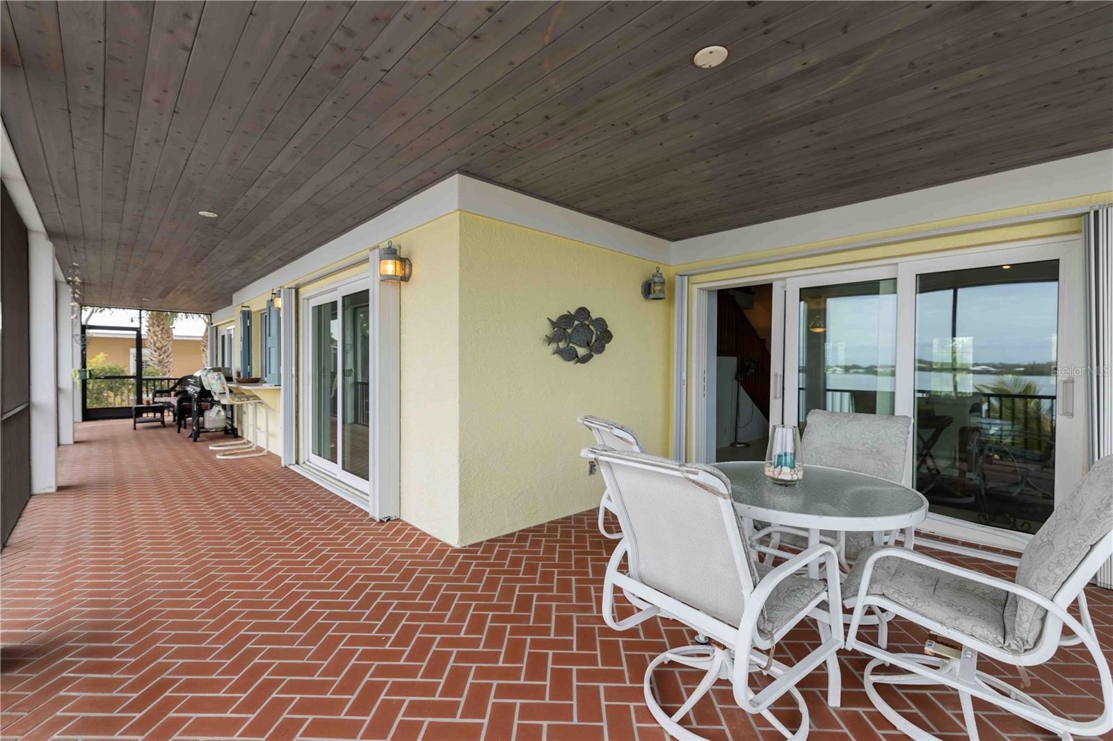 N6142947 Property Photo