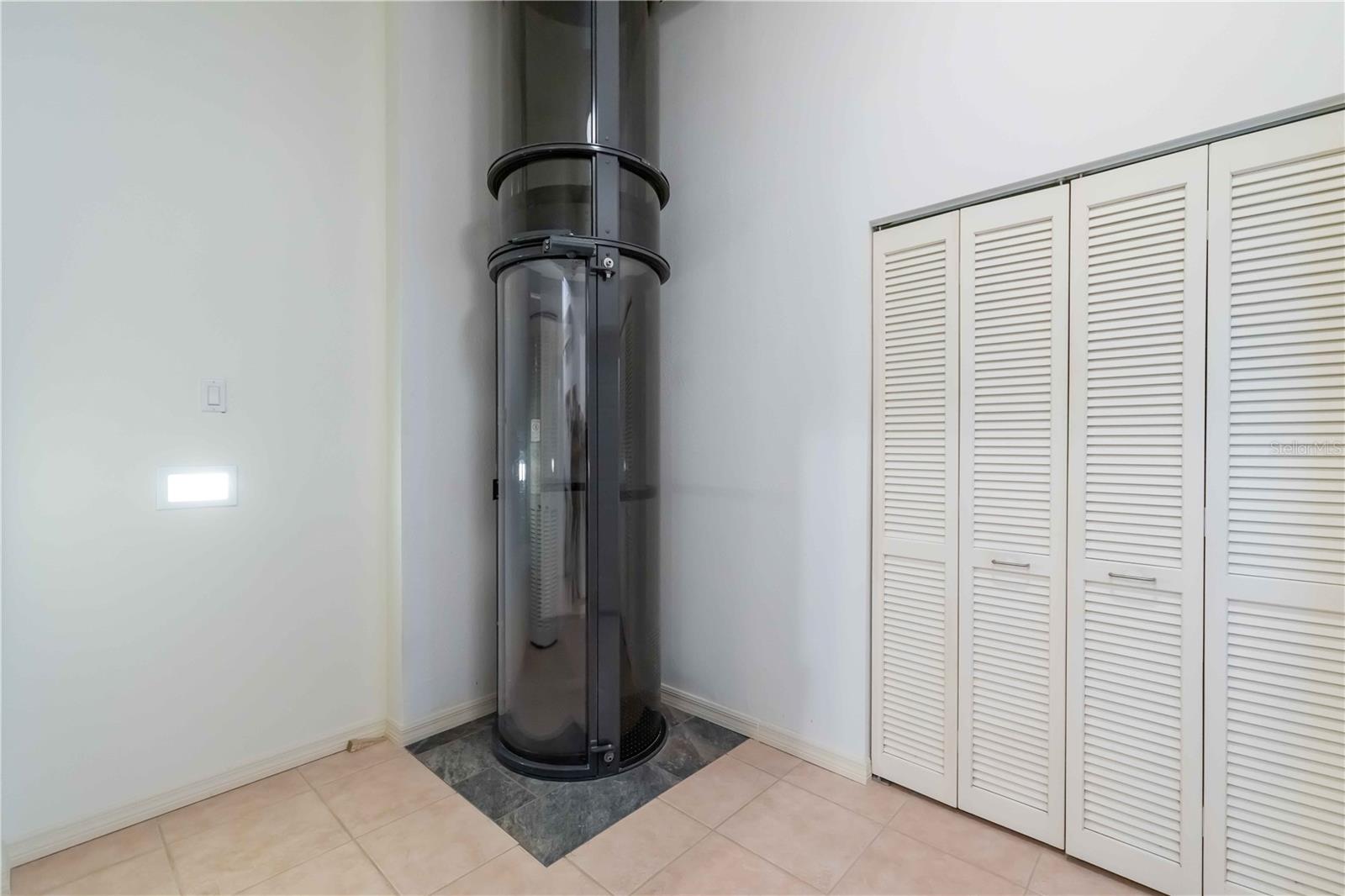 N6142947 Property Photo