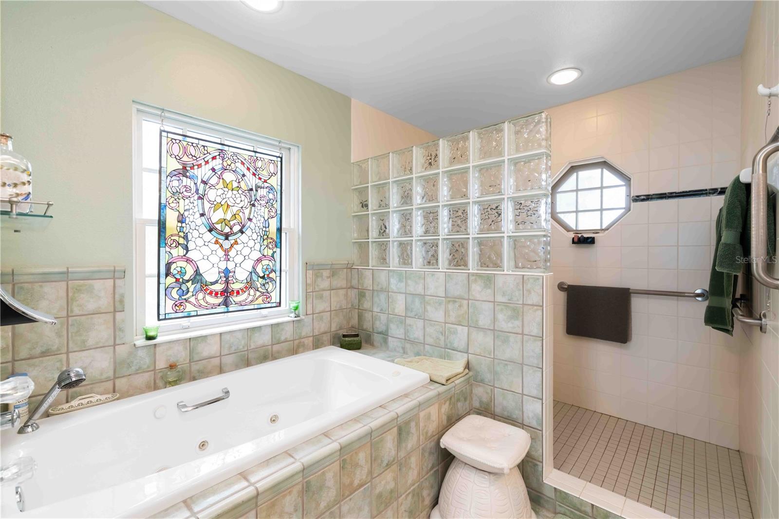 N6142947 Property Photo