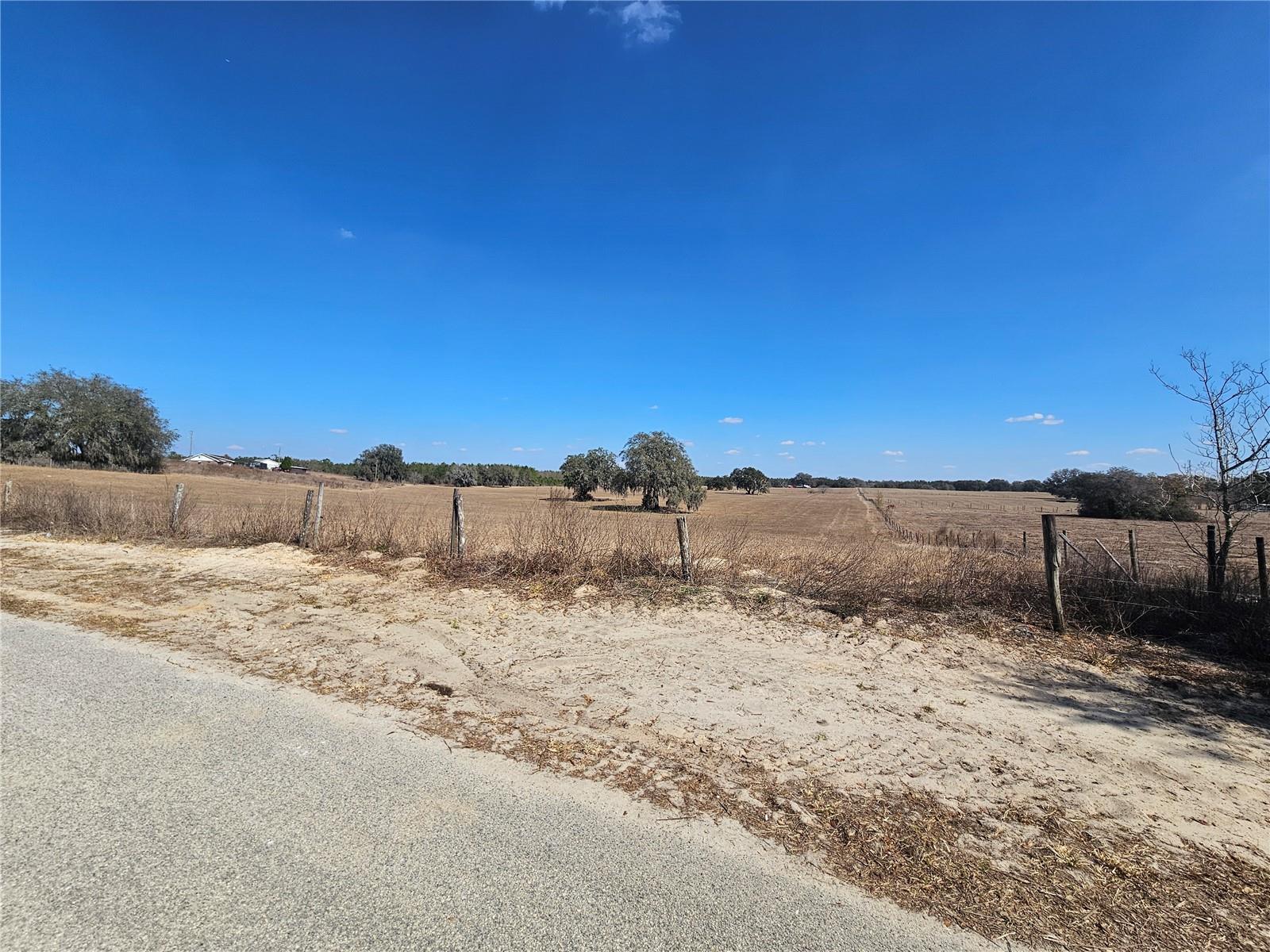 TB8475916 Property Photo