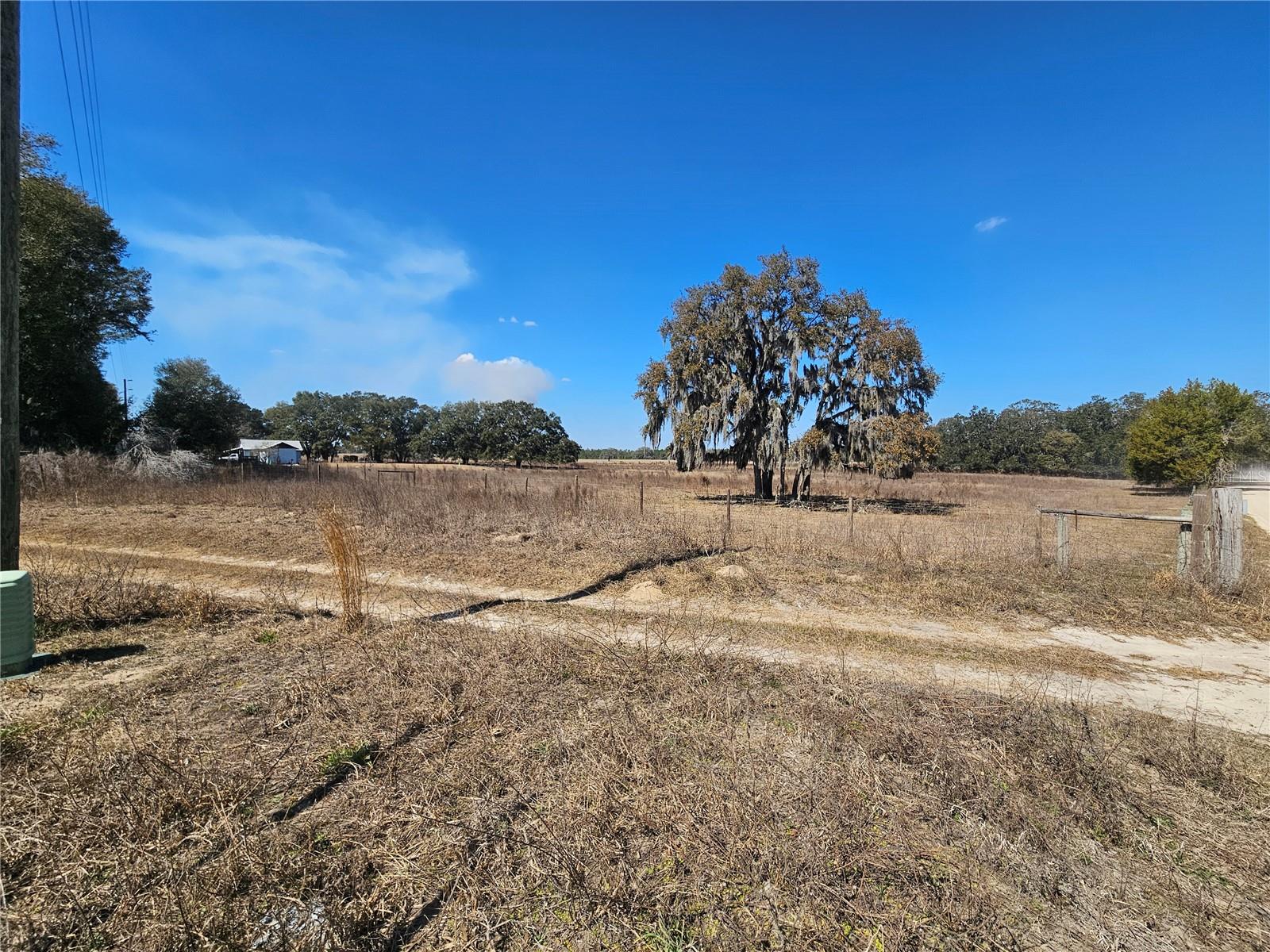 TB8475916 Property Photo