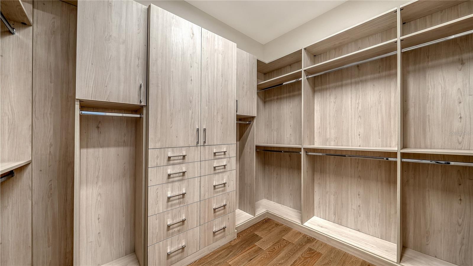 A4682428 Property Photo