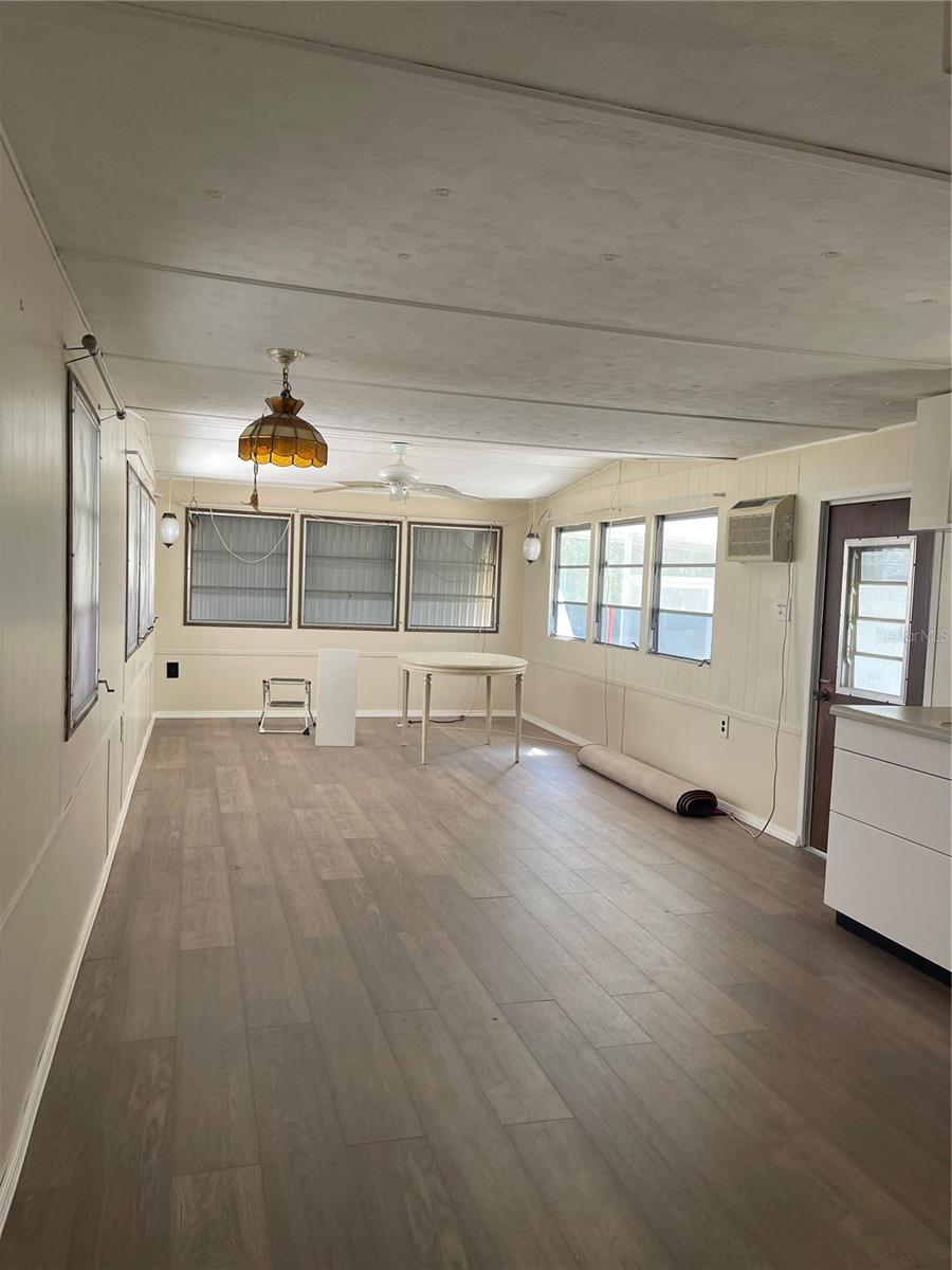 TB8475942 Property Photo