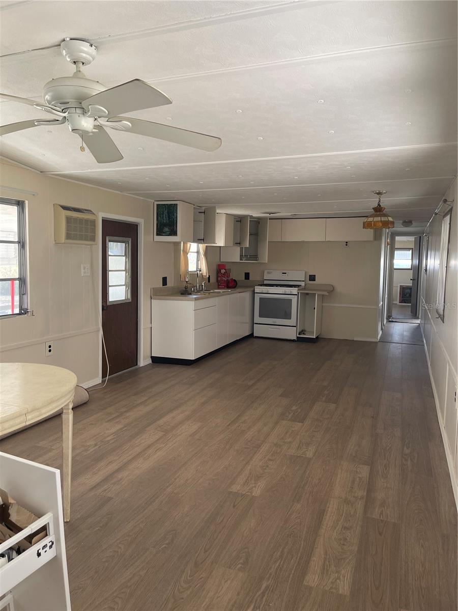 TB8475942 Property Photo