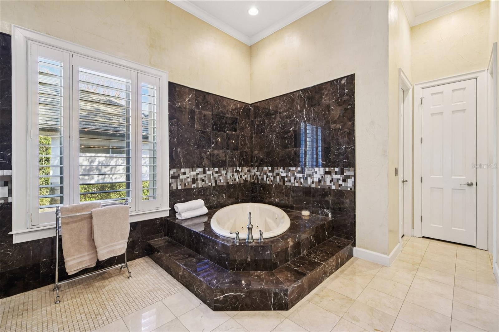 O6382287 Property Photo