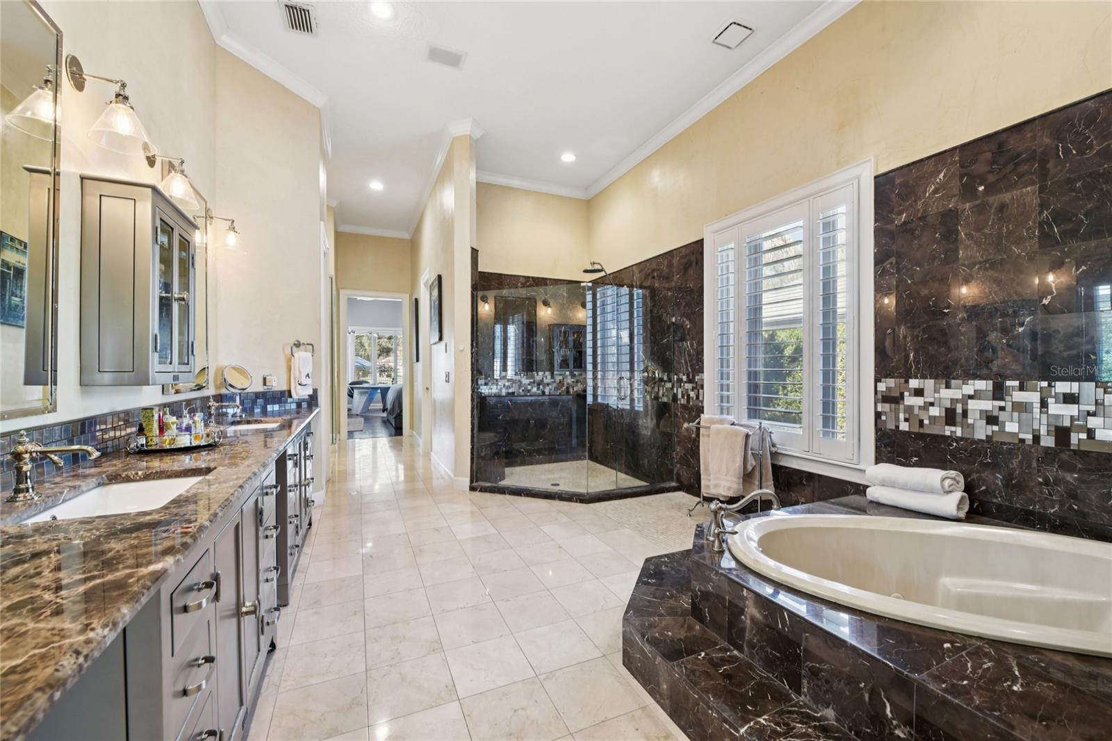 O6382287 Property Photo