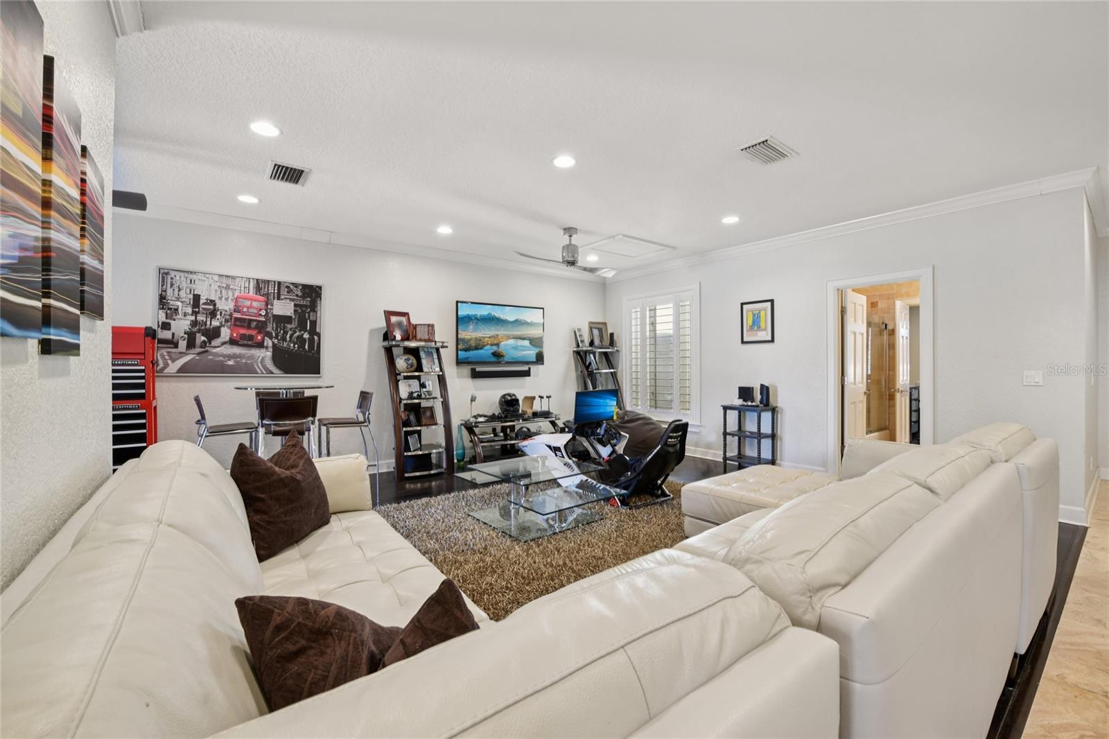 O6382287 Property Photo