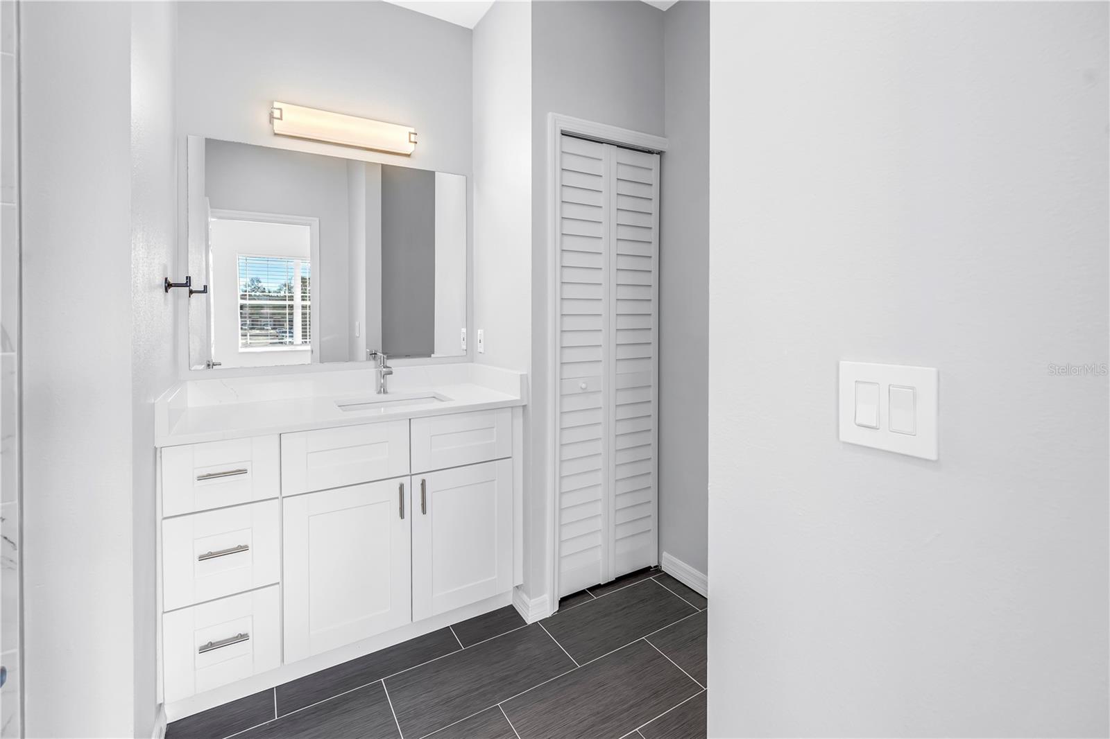 4330 TYLER CIR N, ST PETERSBURG, FL, 33709