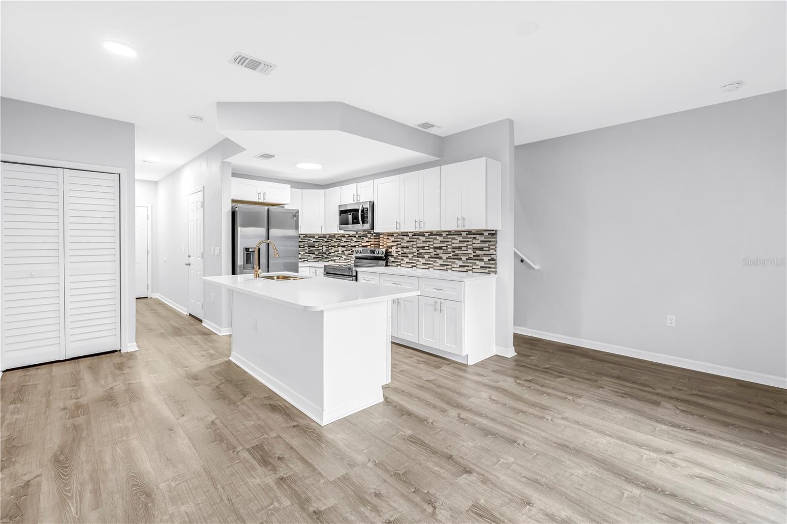 4330 TYLER CIR N, ST PETERSBURG, FL, 33709