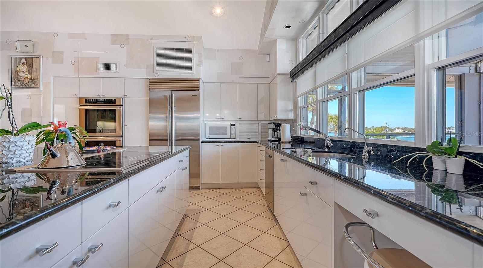 A4682484 Property Photo