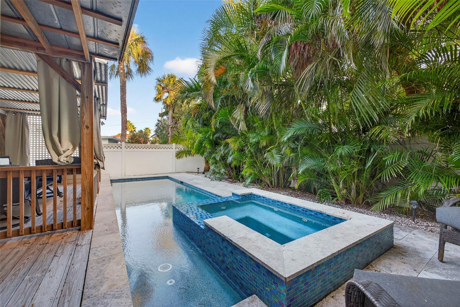 Gorgeous pool area Salt water pool/spa heated