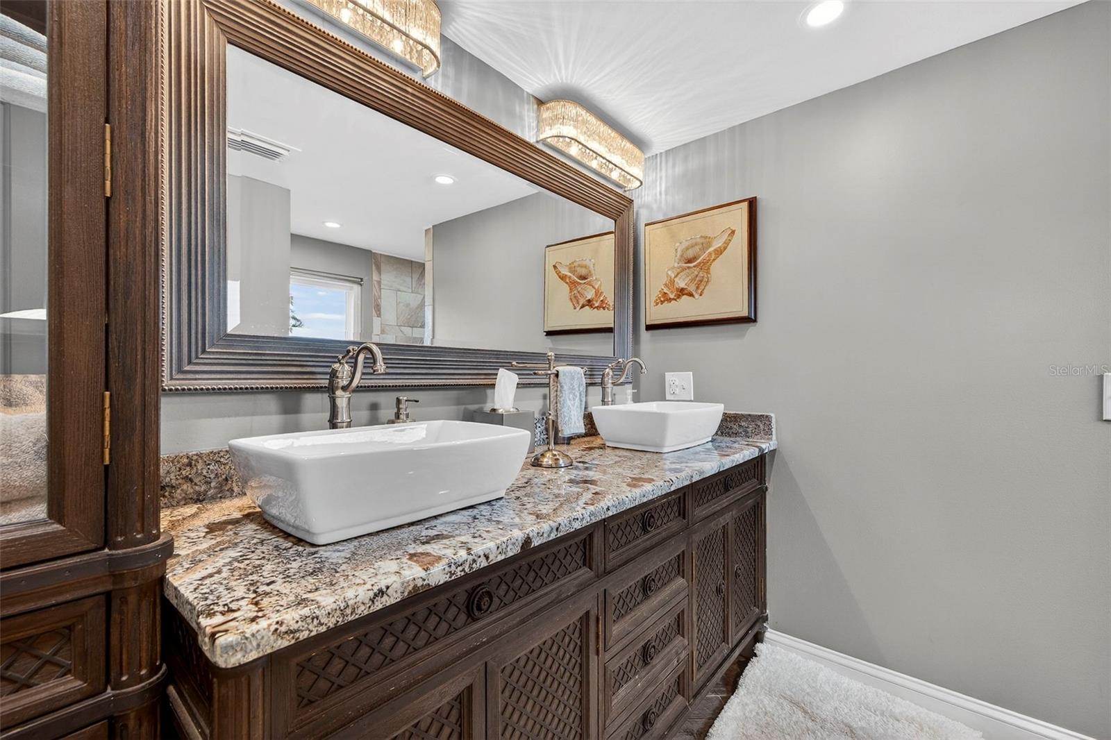 Primary bath - Bath 2