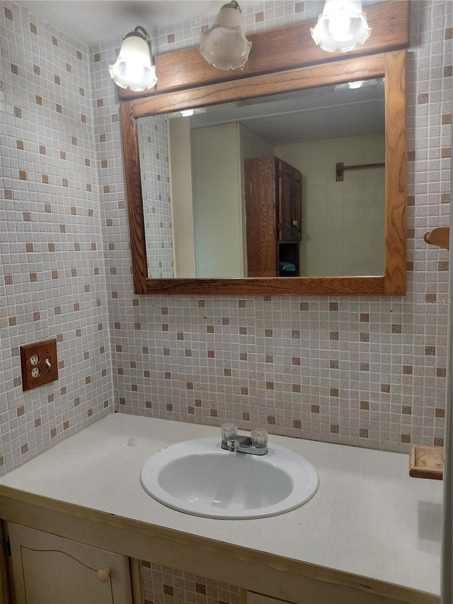 TB8476121 Property Photo