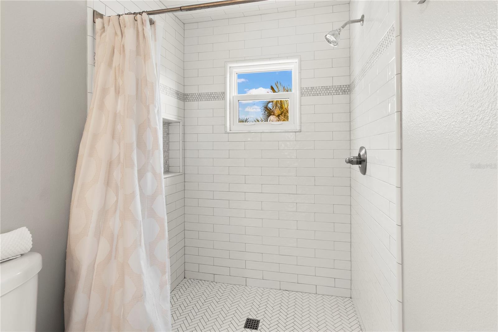 A4682522 Property Photo