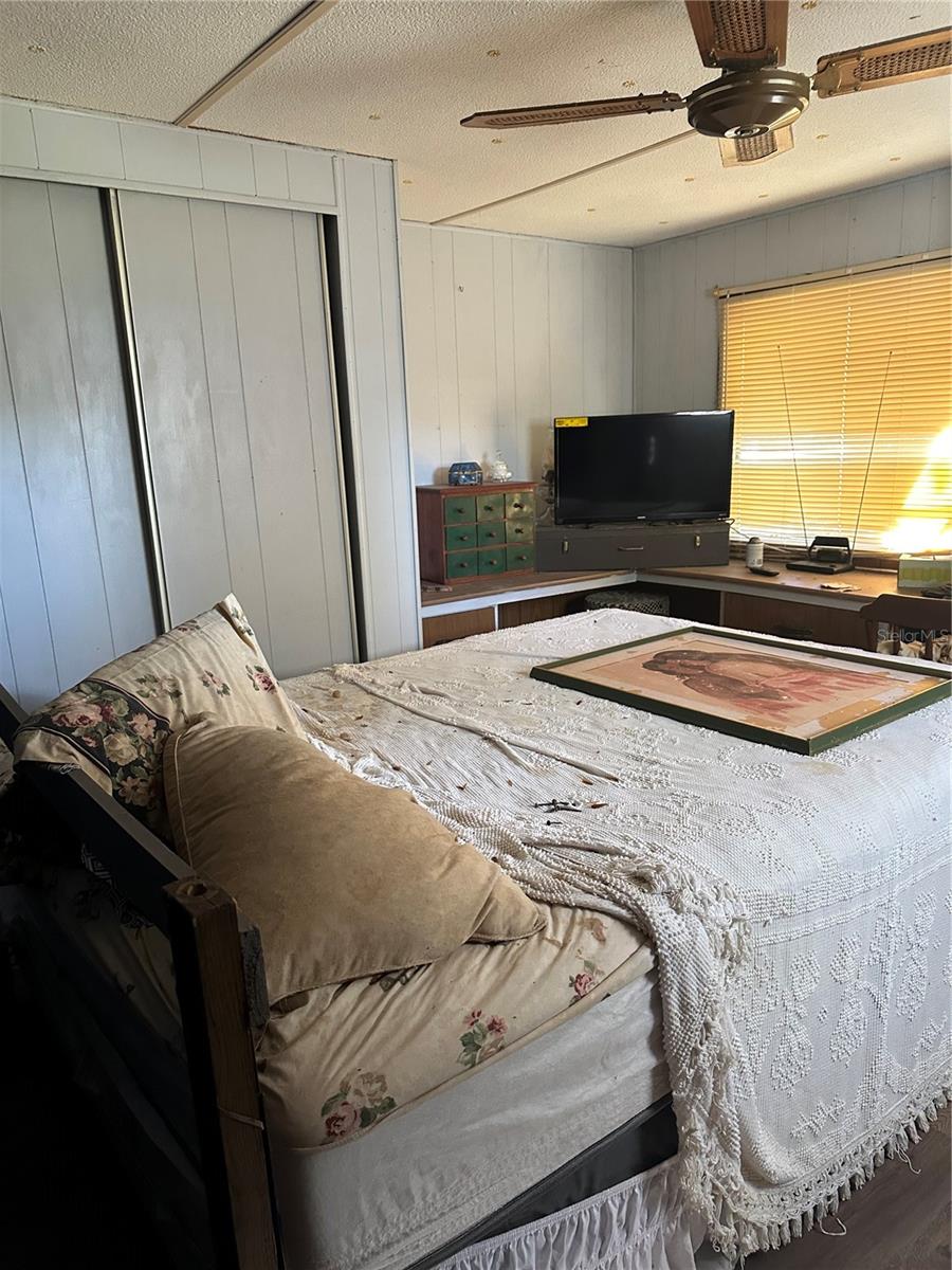 TB8476244 Property Photo