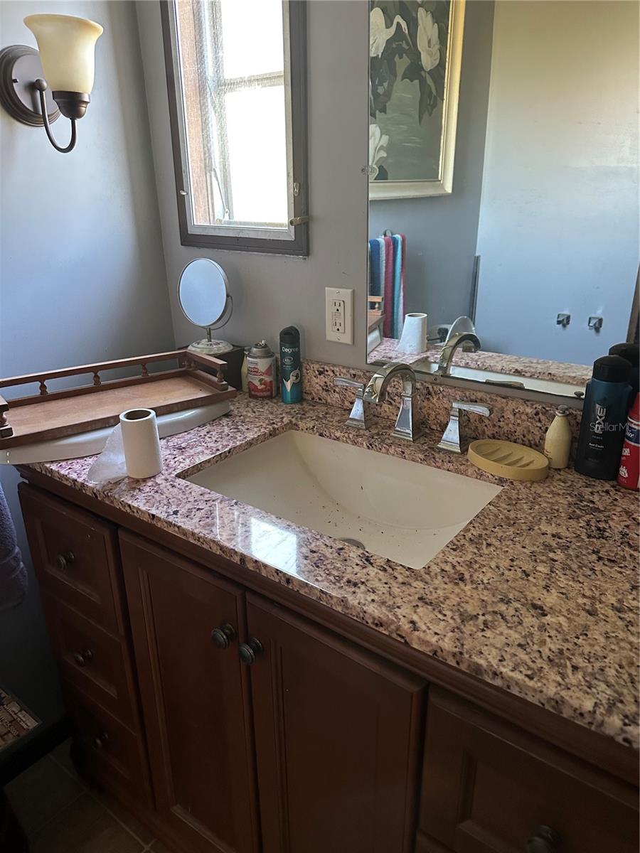 TB8476244 Property Photo