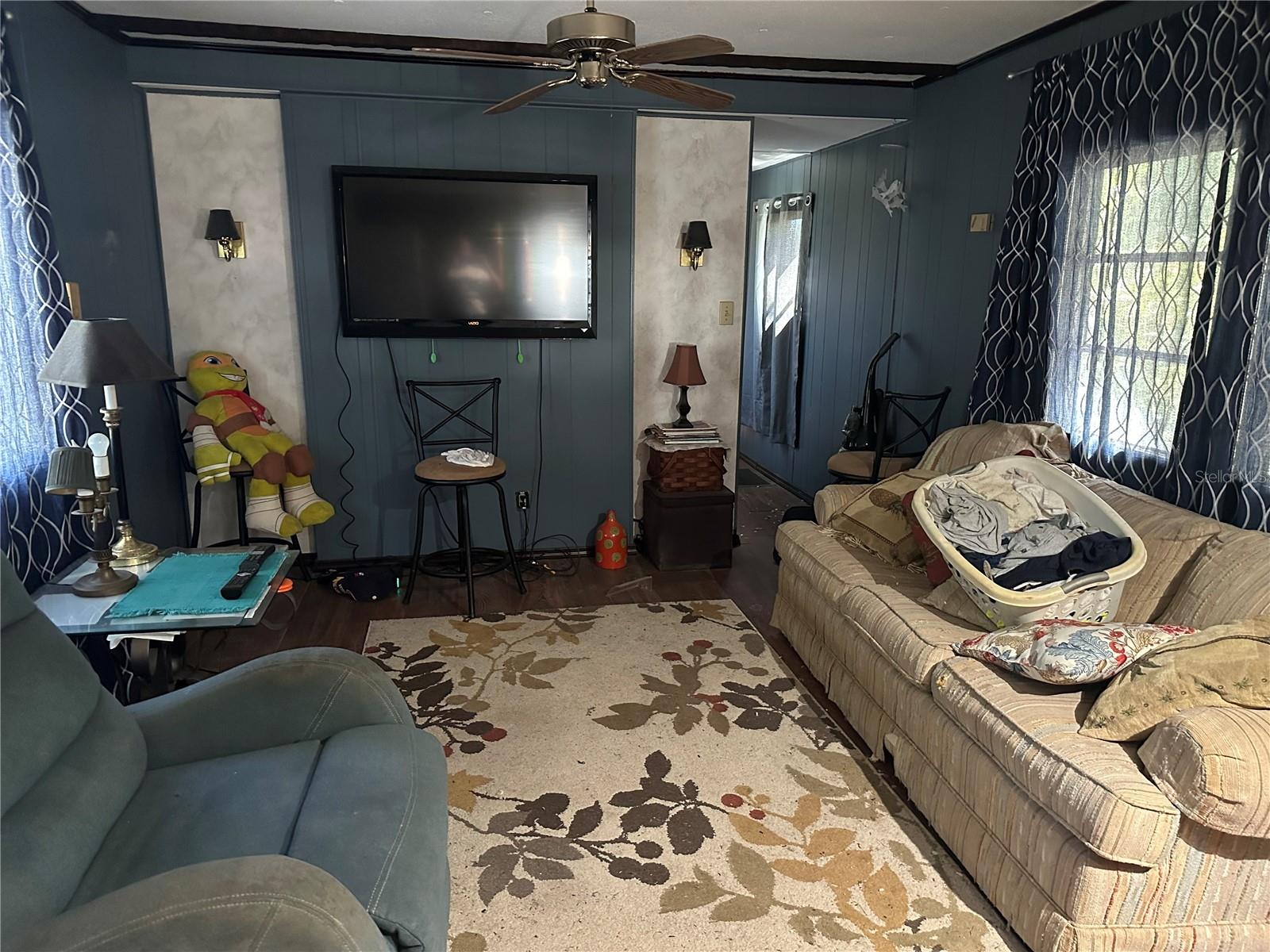 TB8476244 Property Photo