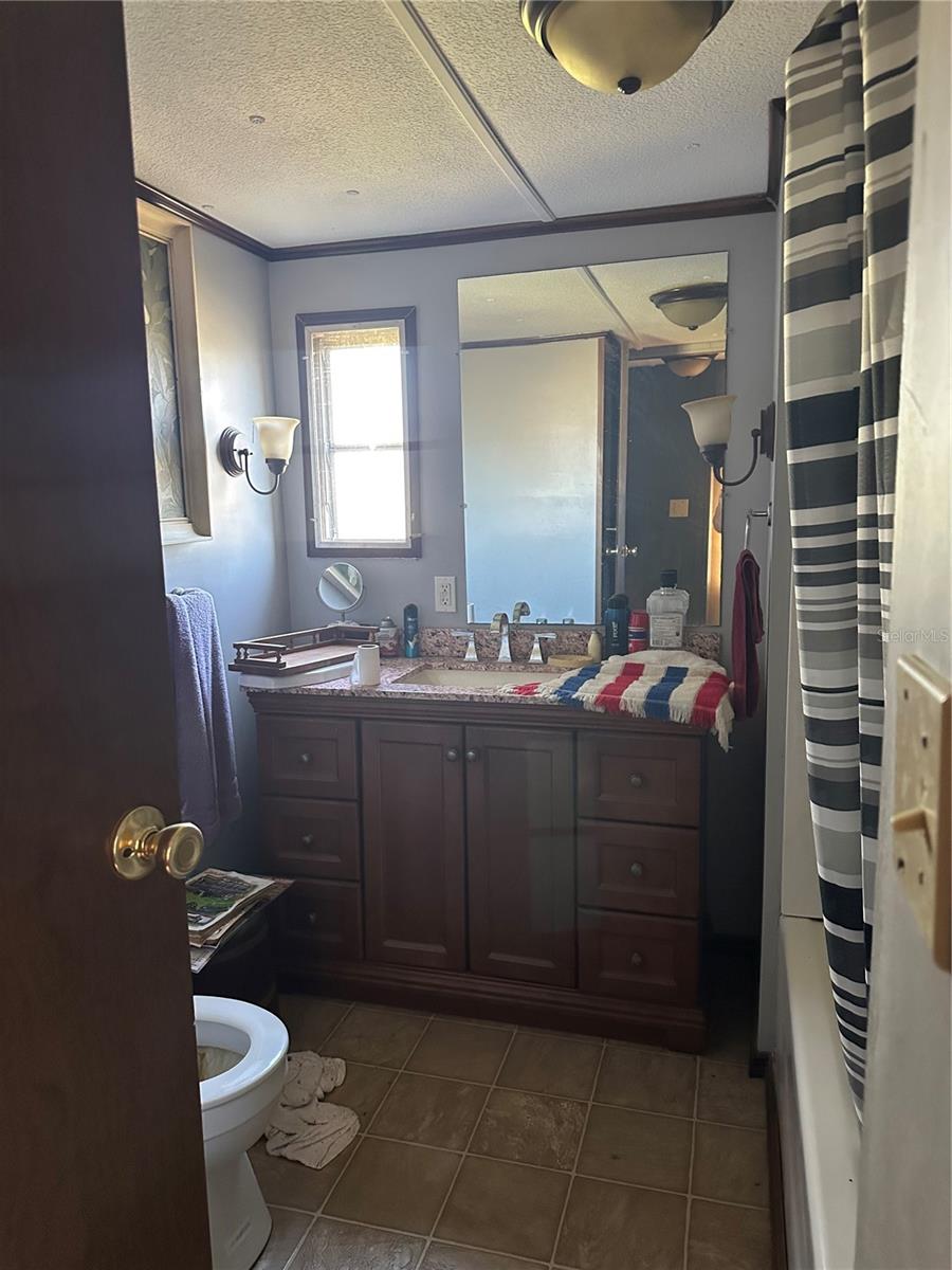 TB8476244 Property Photo