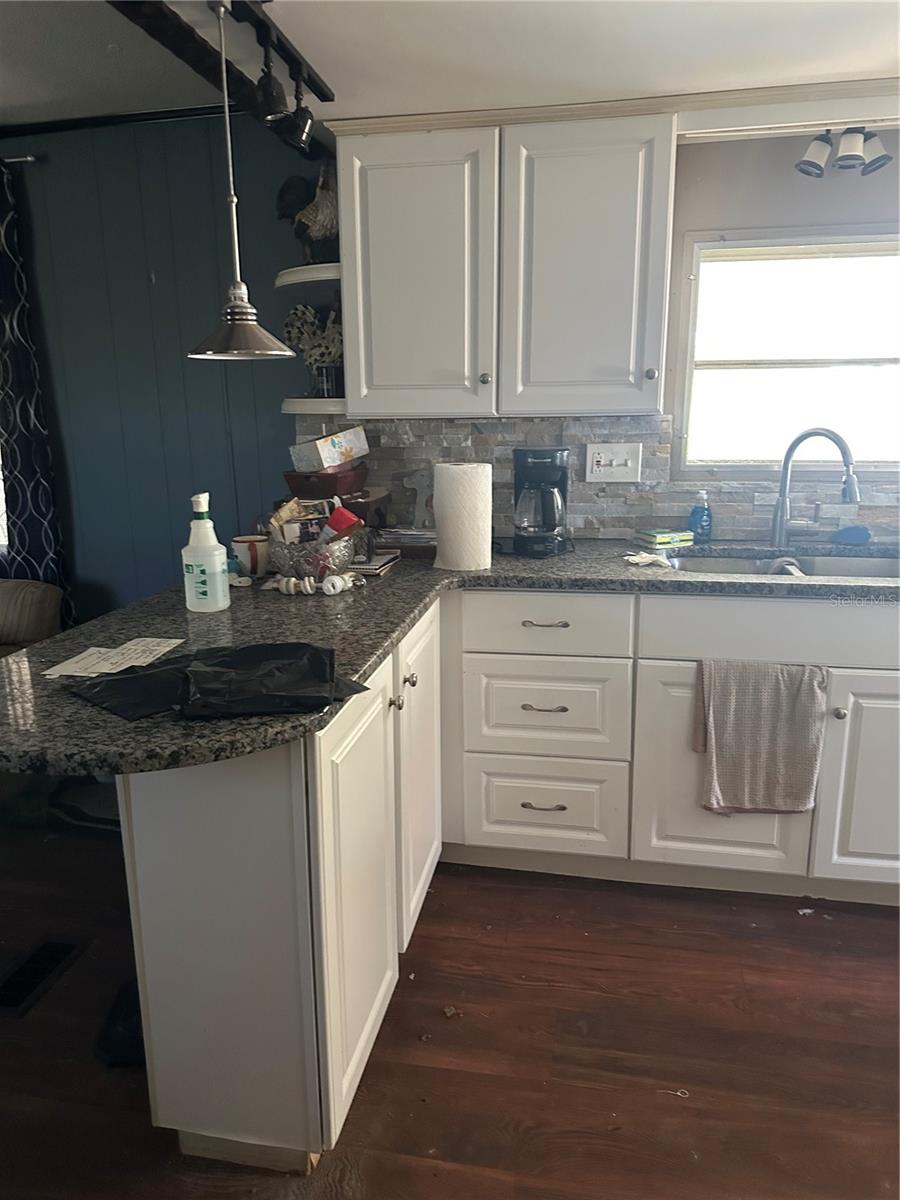 TB8476244 Property Photo