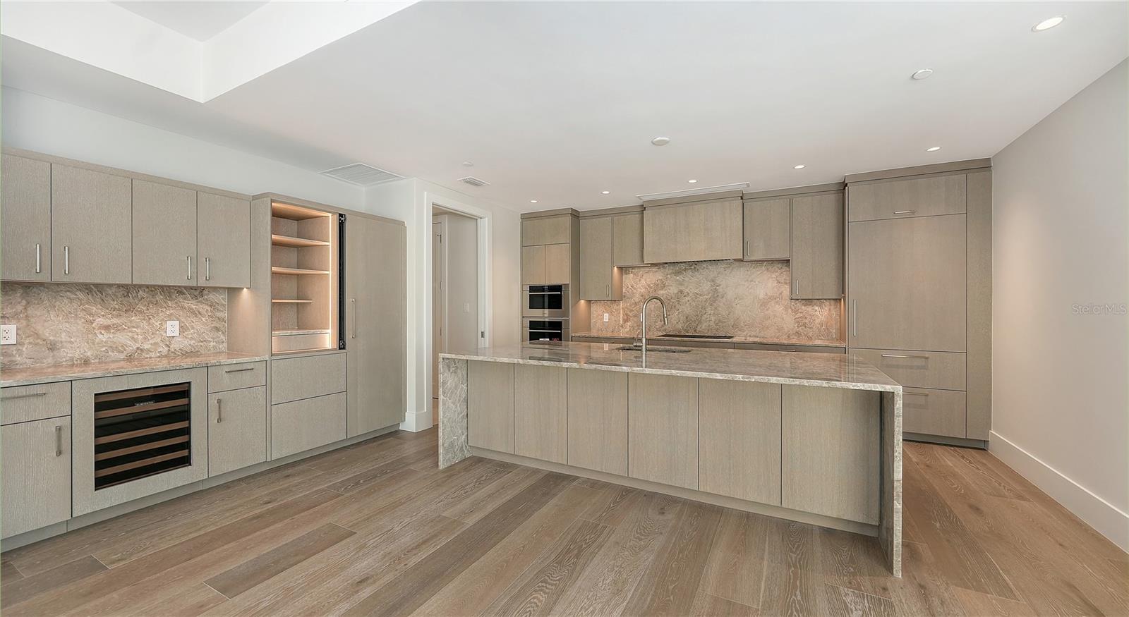 A4682563 Property Photo