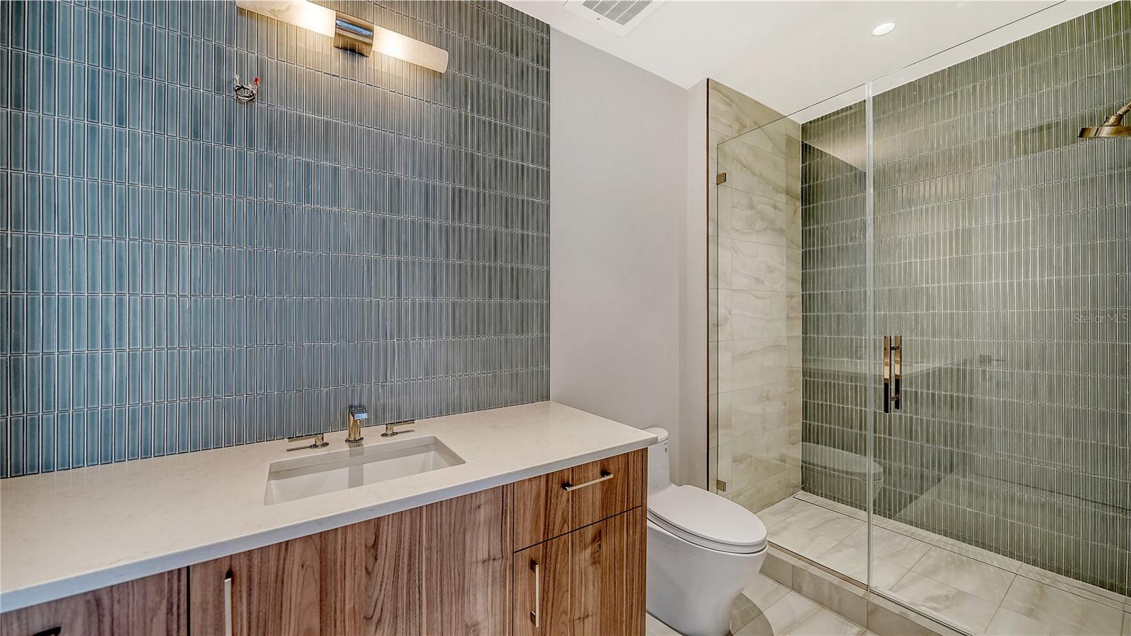 A4682563 Property Photo