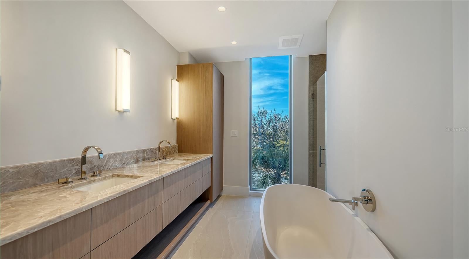 A4682563 Property Photo