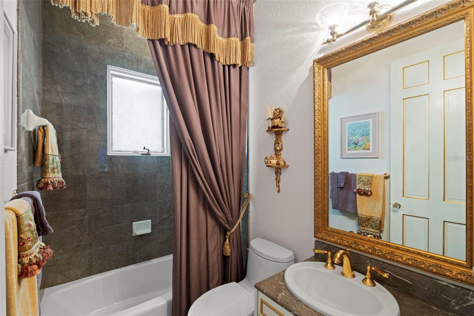 TB8476319 Property Photo