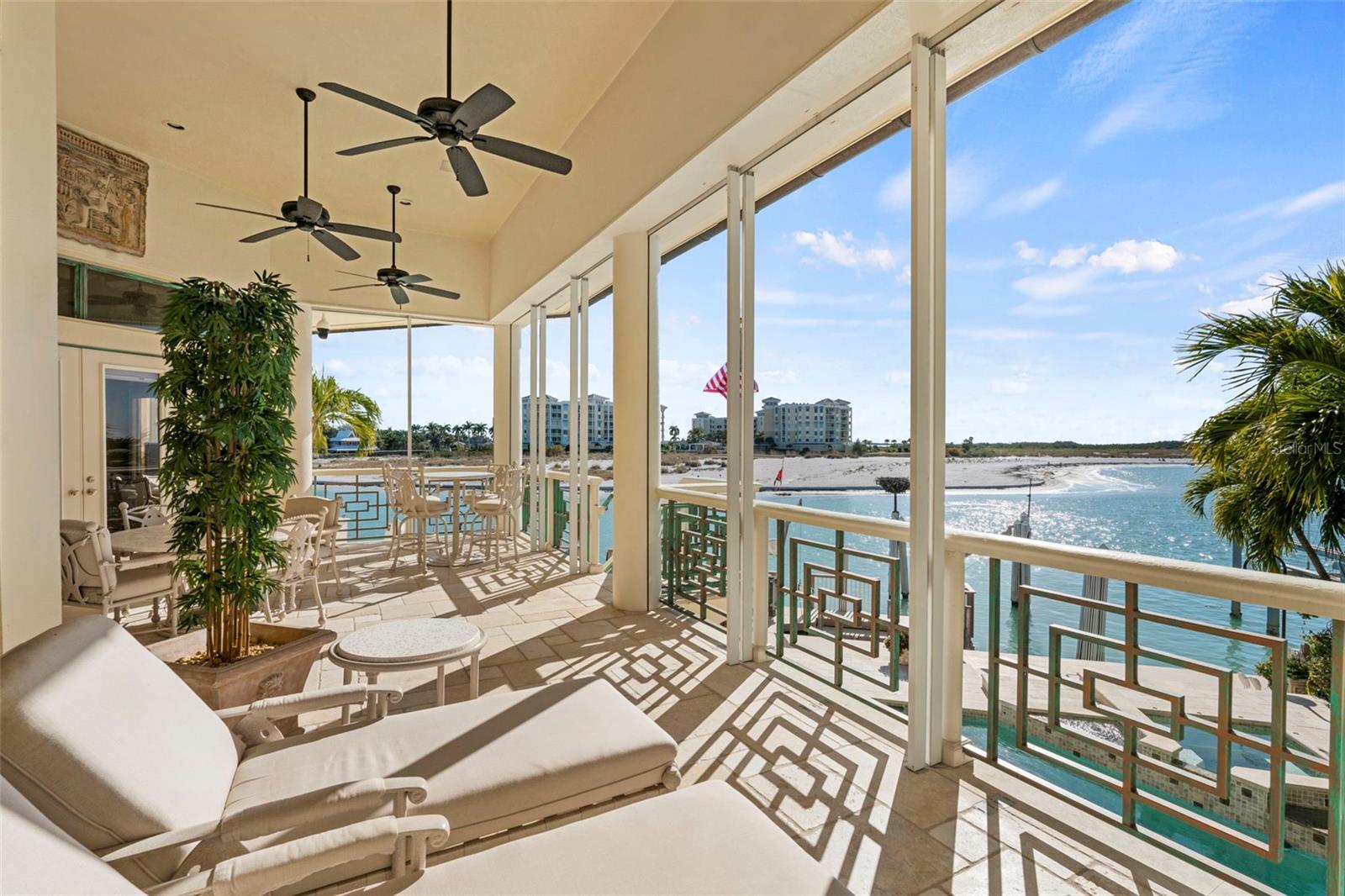 TB8476319 Property Photo