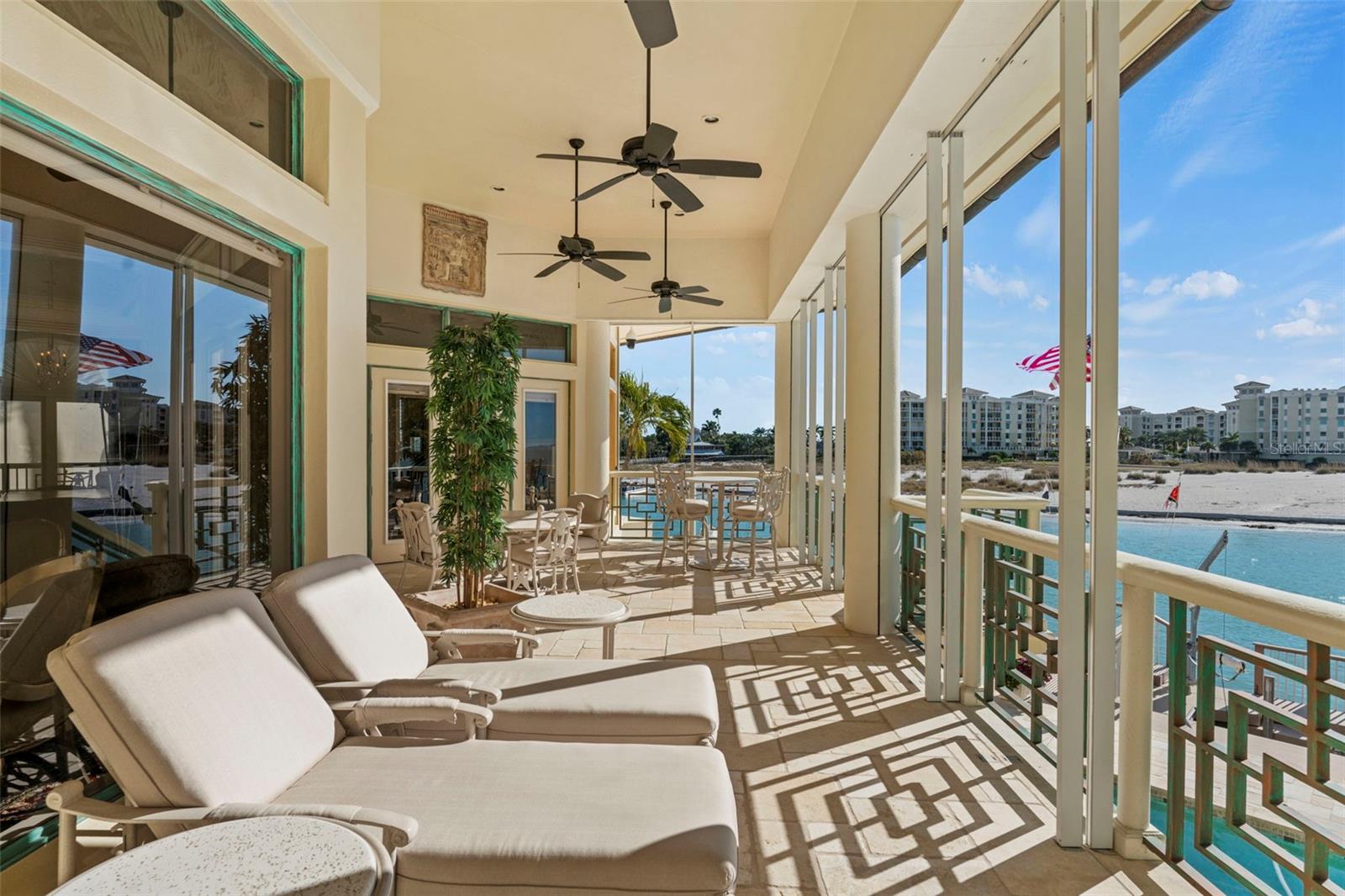 TB8476319 Property Photo