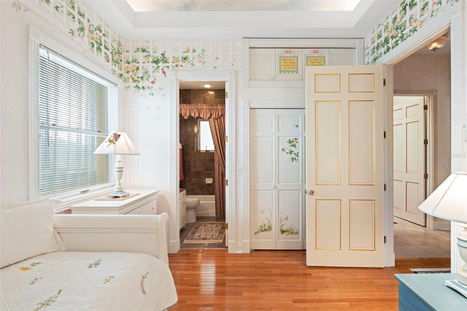 TB8476319 Property Photo