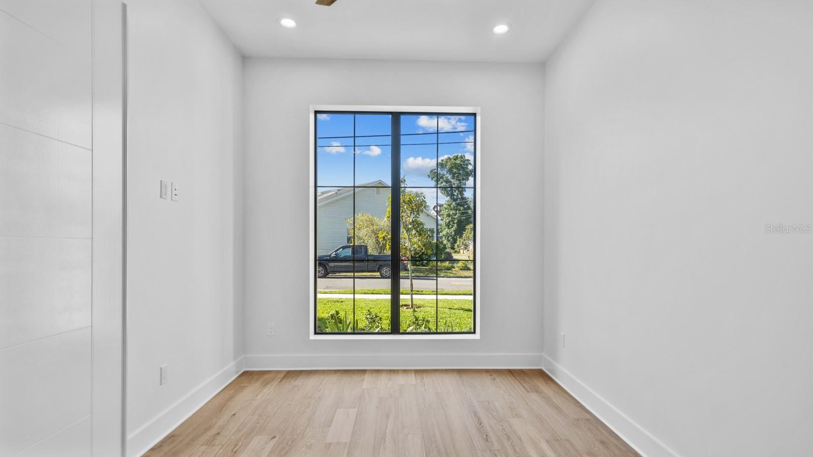 TB8476329 Property Photo