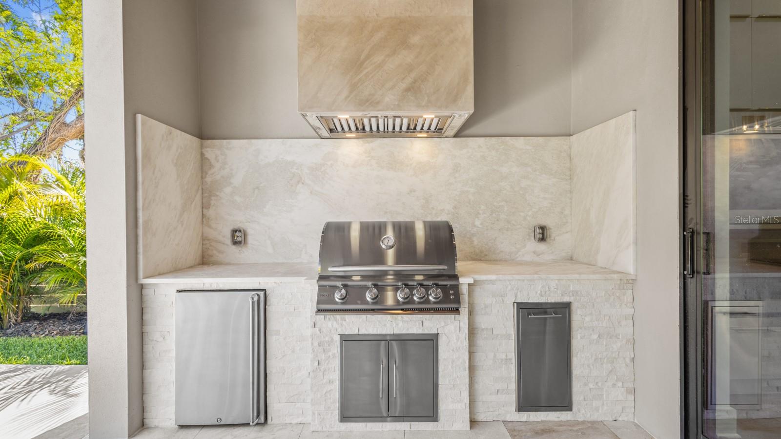 TB8476329 Property Photo