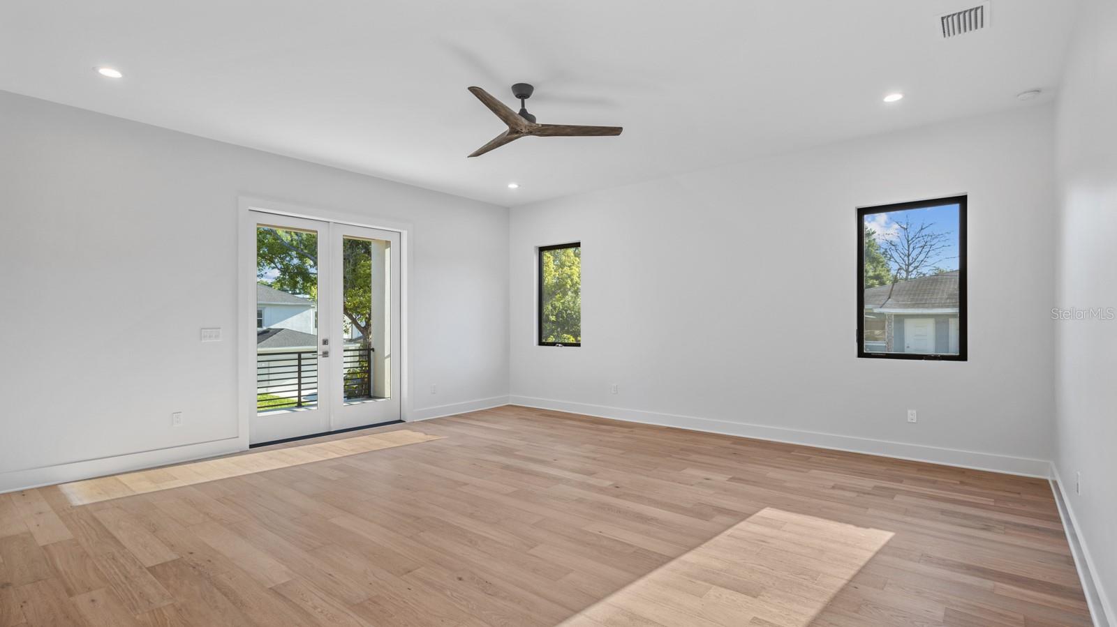 TB8476329 Property Photo